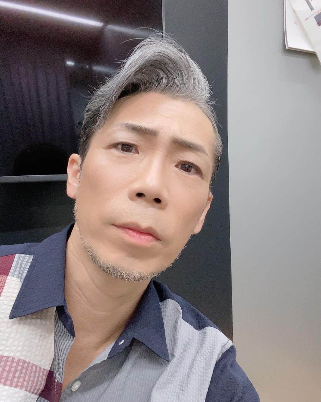 火口秀幸のインスタグラム：「本日は、#オンライントーク会 御参加　ありがとうございました #吉本坂46 #RED #HideboH」