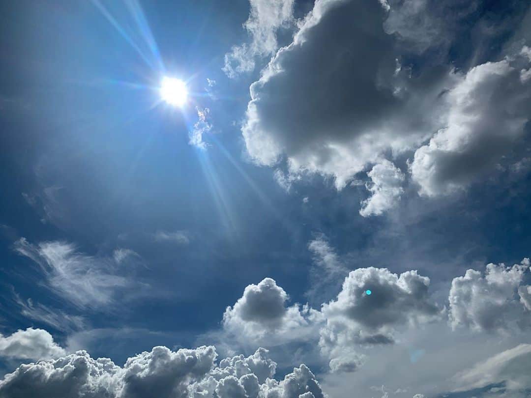 椎名美月さんのインスタグラム写真 - (椎名美月Instagram)「#いつかの空 #なつぞら #秋 #沢山遊べって #言ってました #空が」8月30日 14時28分 - mizkiss