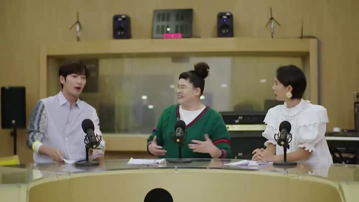 のインスタグラム：「#인터뷰게임 9월3일 밤 10시30분 첫방. #이것은교양프로그램」