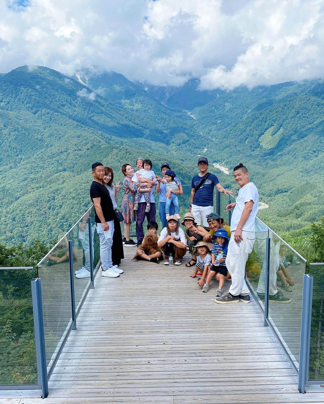 Yukari Imaiさんのインスタグラム写真 - (Yukari ImaiInstagram)「白馬 2日目⛰ みんなで岩岳へ✨✨ チルプスオーナーが メインから外れた穴場スポットを 教えてくれて楽しく過ごせました！ ありがとう！チルプス🥺 @chillps_hakuba  . #hakuba #hakubaiwatake  #mountain」8月30日 14時59分 - yukari_magnese