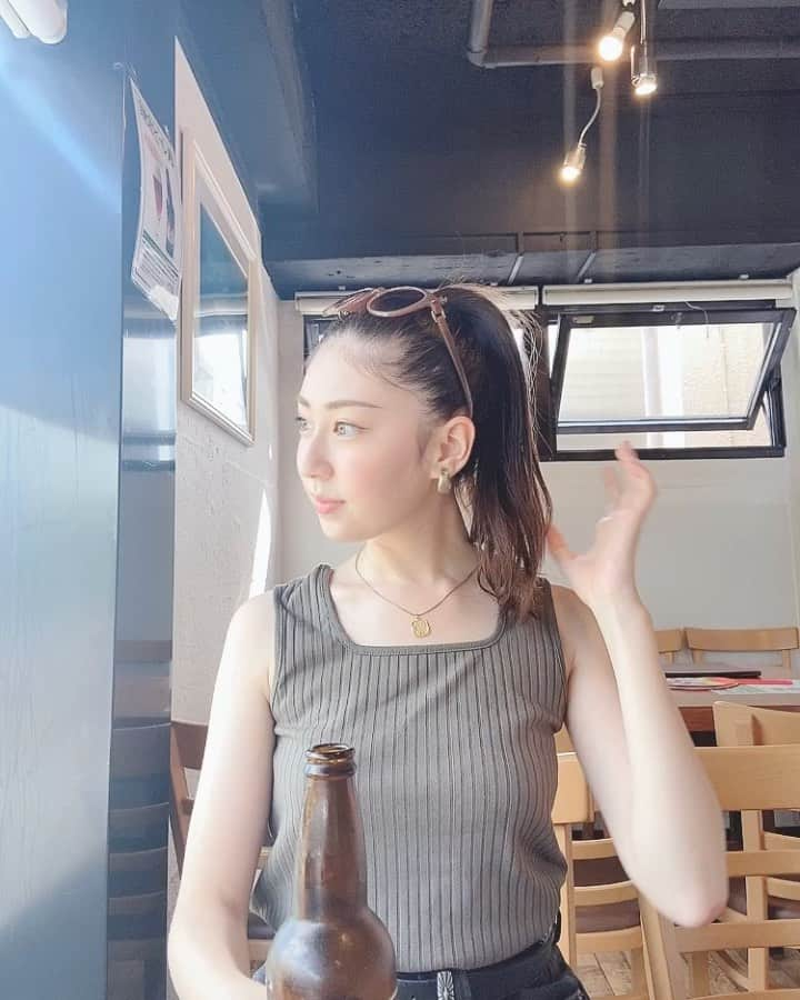 永島あゆみのインスタグラム：「☘️ ・ 今日もとっても暑いですがみなさん 体調などは崩されてないでしょうか🥺  先日の投稿見て下さった方、メッセージ など本当にありがとうございました🌸 とっても嬉しかったです！！！ やっぱりメッセージって心に響きますし もっと頑張ろって思えます😆💪 （DMも返信出来ませんが見ております♡） ありがとうございます♡ ・ #メッセージ #ありがとうございます  #嬉しすぎる  #感謝  ・ またお手紙どこへ送れば宜しいですか？ とよく質問を頂くのですが… 以前からお伝えしている事務所へ 送って頂けると嬉しいです❤️ （※宝塚歌劇団に瑞希めい宛で頂くことが ありますがもういません😂事務所へお願い致します！） ・ "東京都港区北青山３丁目６−７ 青山パラシオタワー５階 オスカープロモーション"  永島あゆみです ・ 皆さま残暑厳しい折、ご自愛ください☘️ ・ #オスカープロモーション  #永島あゆみ #宝塚歌劇団  #動画スタンバイ #狙いすぎました #😂😂  #ビールのprではありません笑」