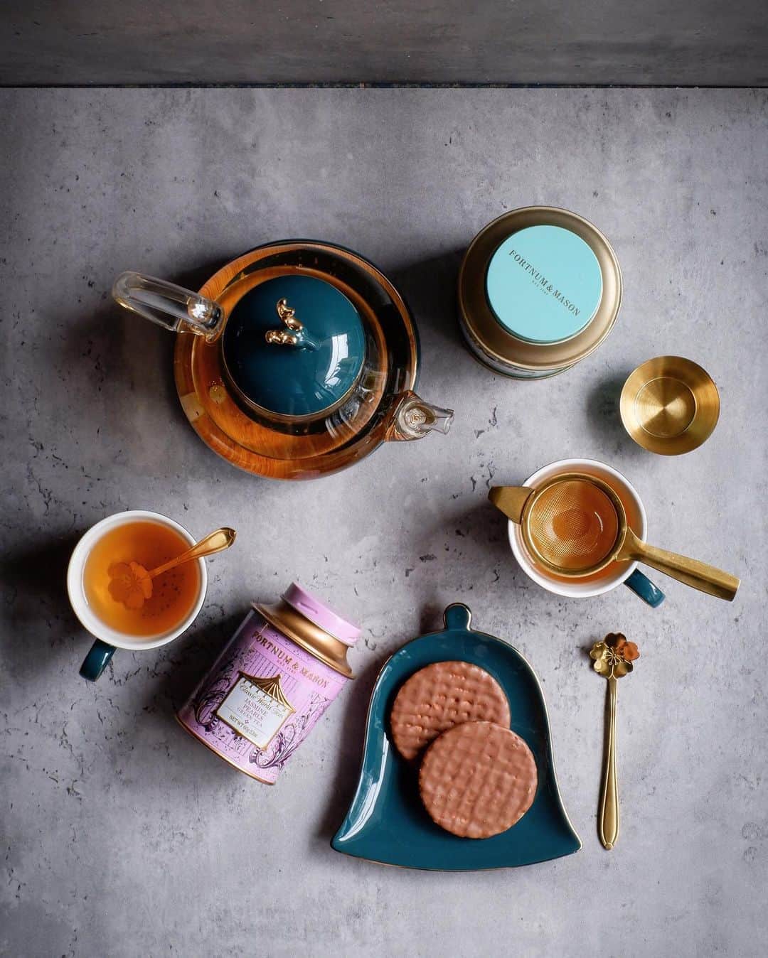 Noel LHYさんのインスタグラム写真 - (Noel LHYInstagram)「| 𝐏𝐞𝐫𝐡𝐚𝐩𝐬 𝐚 𝐭𝐞𝐚 𝐩𝐚𝐫𝐭𝐲 ?  The ME time on Sunday   @fortnums @181fortnums Tried it last time in London & I’m totally obsessed with it.   Their Jasmine Pearls green tea is my all time favourite !   #fortnums #fortnumshk #taketimeforyou」8月30日 15時12分 - no3l