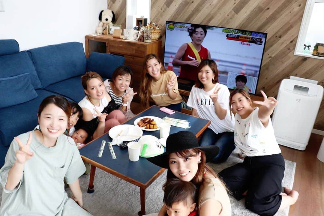 Momoeのインスタグラム：「#happy #家事 #育児 #family #家族 #boy #smile #男の子 #息子 #code #love #lucky #kids #子供 #thankyou #宝物 #ベビー #fashion #follow #心 #縁 #パパ #ママ #家族写真 #男の子ママ #赤ちゃん写真 #photo #子育て #1歳 #flower」