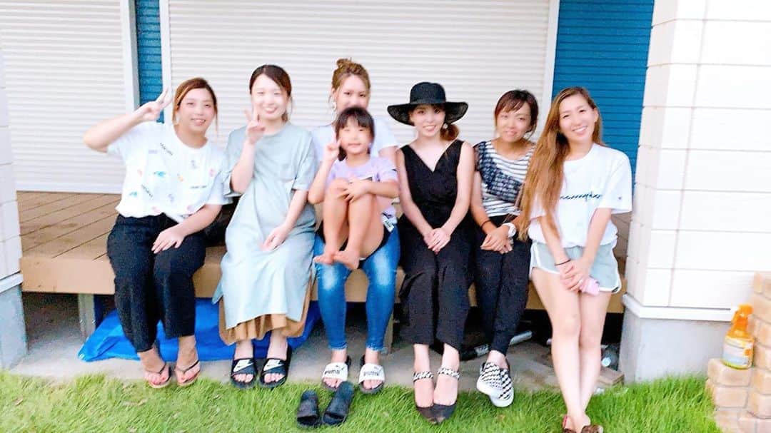 Momoeのインスタグラム：「#happy #家事 #育児 #family #家族 #boy #smile #男の子 #息子 #code #love #lucky #kids #子供 #thankyou #宝物 #ベビー #fashion #follow #心 #縁 #パパ #ママ #家族写真 #男の子ママ #赤ちゃん写真 #photo #子育て #1歳 #flower」