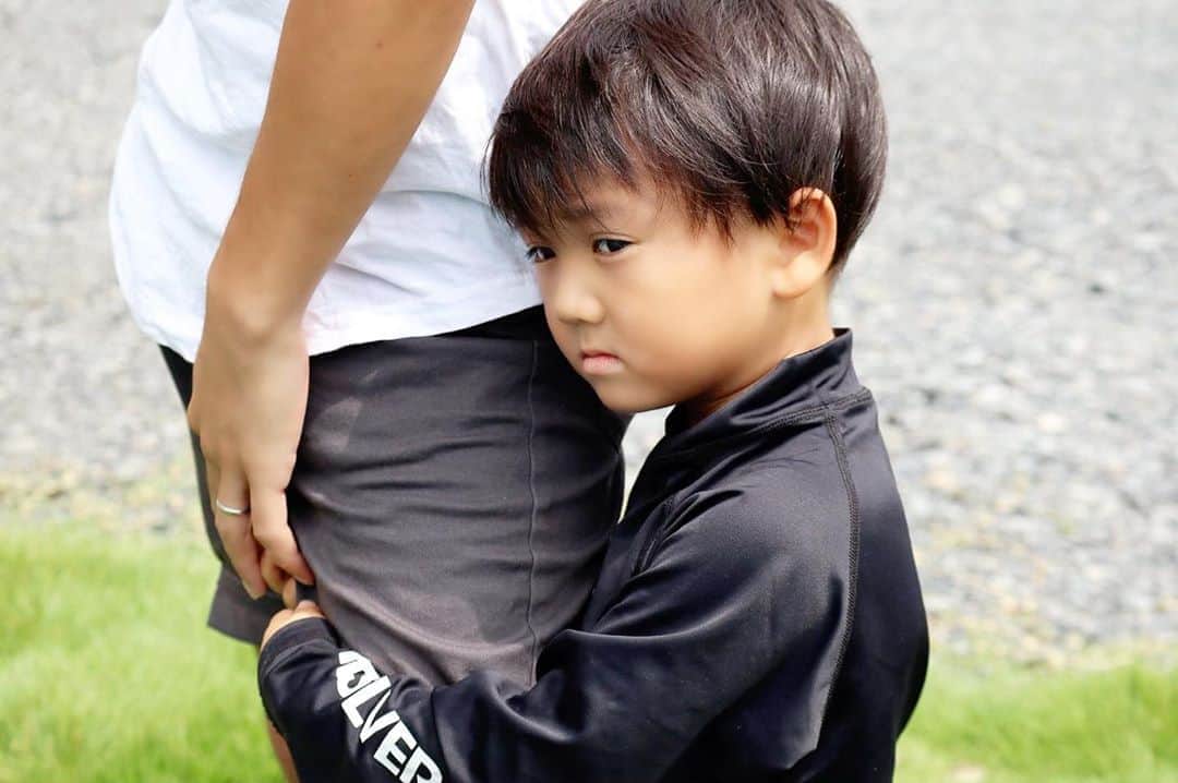 のインスタグラム：「#happy #家事 #育児 #family #家族 #boy #smile #男の子 #息子 #code #love #lucky #kids #子供 #thankyou #宝物 #ベビー #fashion #follow #心 #縁 #パパ #ママ #家族写真 #男の子ママ #赤ちゃん写真 #photo #子育て #1歳 #flower」