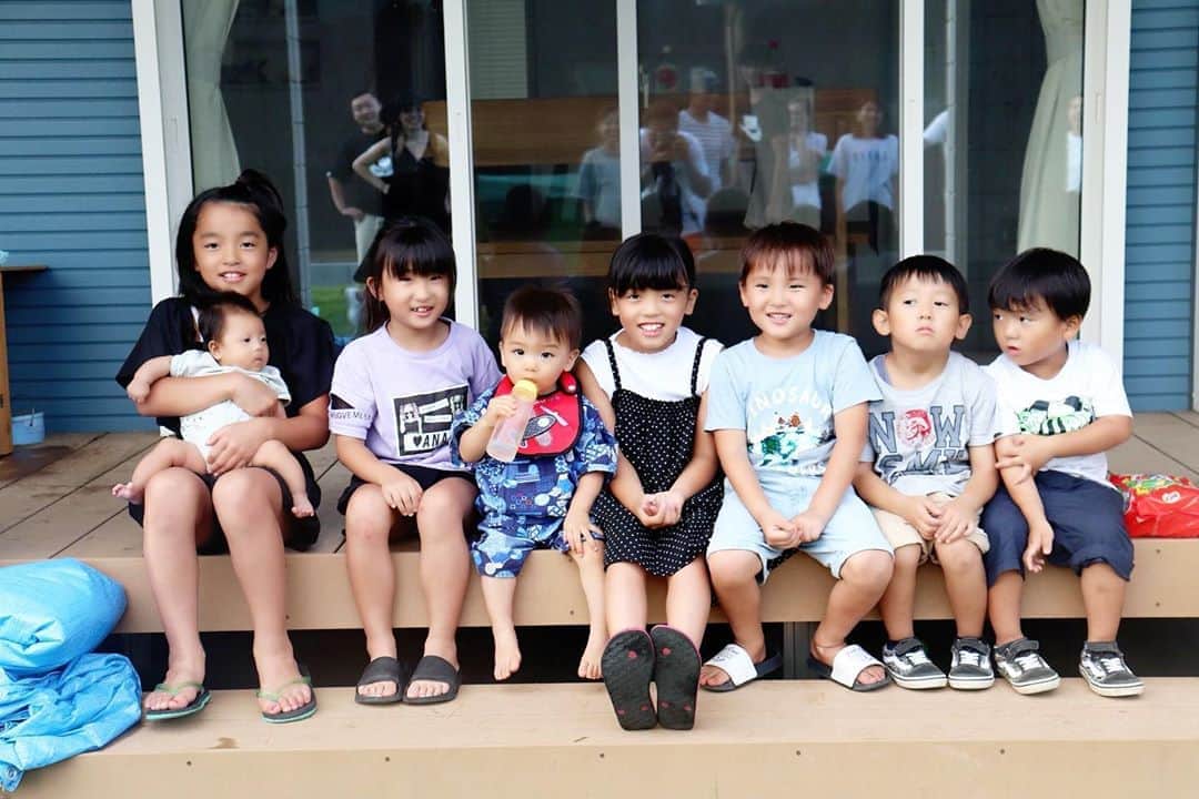 のインスタグラム：「#happy #家事 #育児 #family #家族 #boy #smile #男の子 #息子 #code #love #lucky #kids #子供 #thankyou #宝物 #ベビー #fashion #follow #心 #縁 #パパ #ママ #家族写真 #男の子ママ #赤ちゃん写真 #photo #子育て #1歳 #flower」