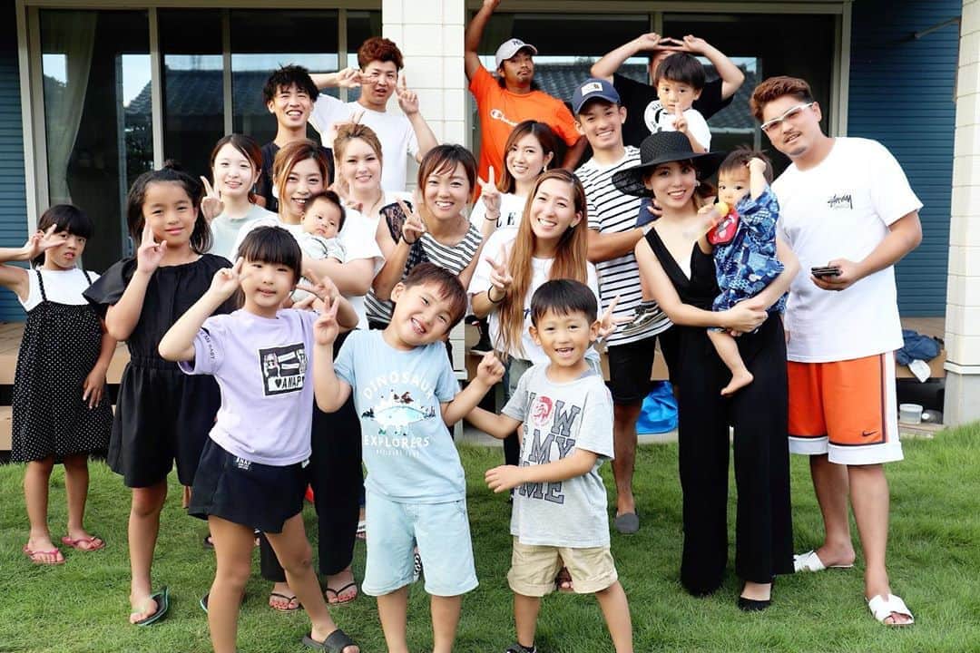 のインスタグラム：「#happy #家事 #育児 #family #家族 #boy #smile #男の子 #息子 #code #love #lucky #kids #子供 #thankyou #宝物 #ベビー #fashion #follow #心 #縁 #パパ #ママ #家族写真 #男の子ママ #赤ちゃん写真 #photo #子育て #1歳 #flower」