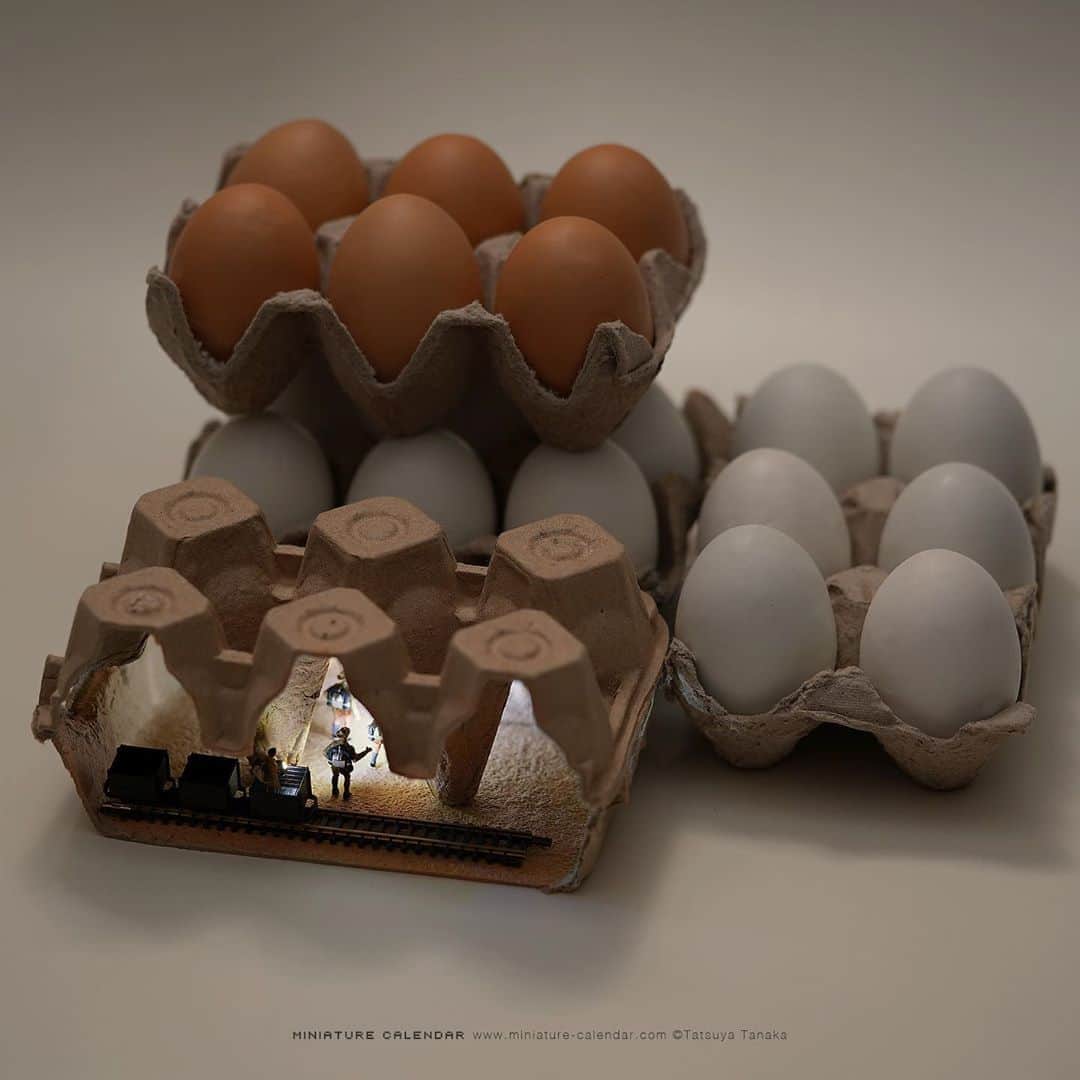 田中達也さんのインスタグラム写真 - (田中達也Instagram)「⠀ “Egg Explorer” 　 冒険家のたまご 　 #冒険家の日 #卵パック #洞窟 #Egg #Cave #Explorer」8月30日 15時36分 - tanaka_tatsuya
