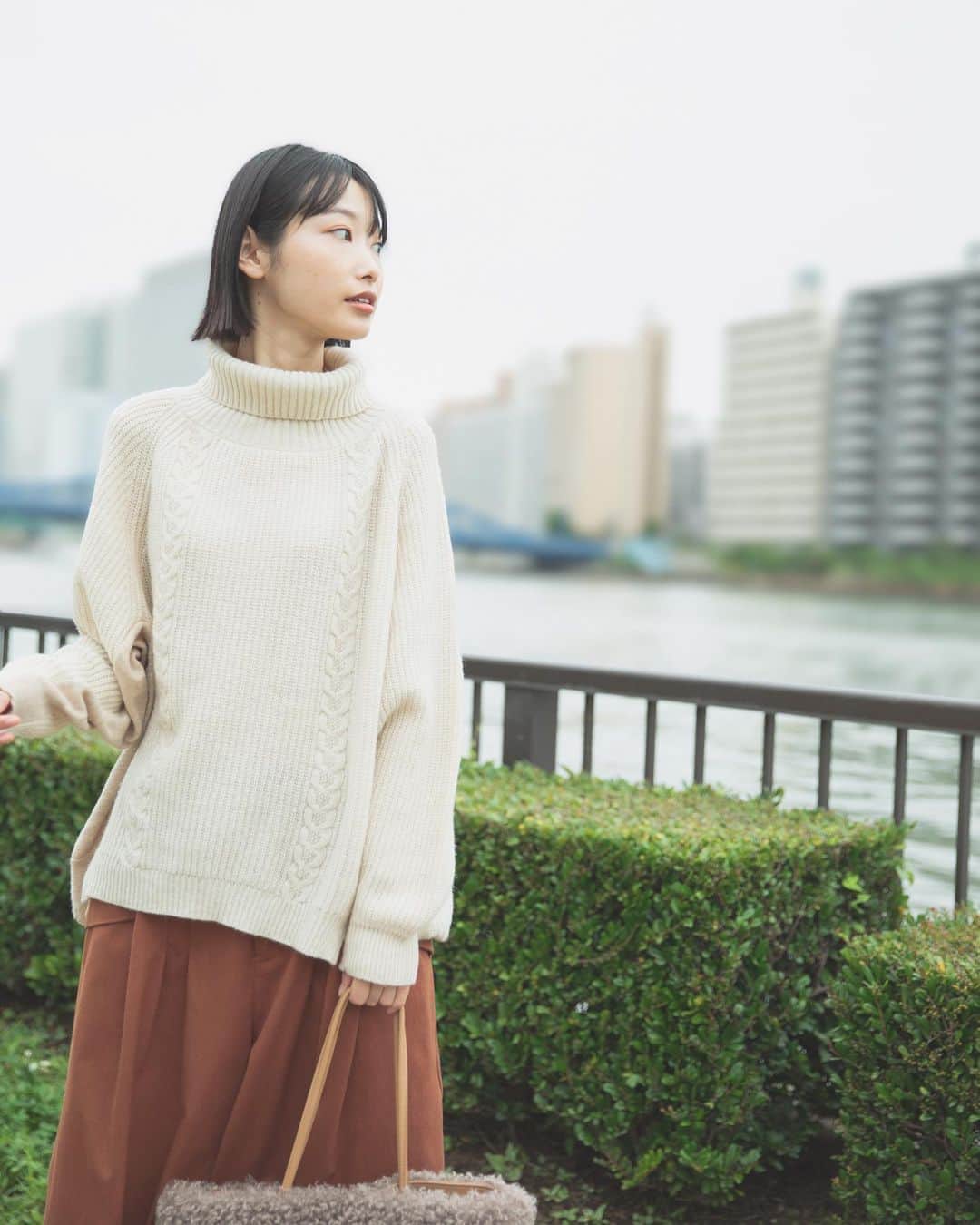 ネ・ネットのインスタグラム：「公式オンラインショップHUMORにて、10月・11月に発売予定のアイテムをご紹介する特集ページ「Autumn & Winter Styling」が公開となりました。﻿ ﻿ インパクトのある刺繍や、人気のpickableシリーズの新作など、着ても見ても楽しい洋服ばかり。そんなシーズンの中から、ネ・ネットおすすめのスタイリングをいち早くご紹介しています。﻿ ﻿ @nenet_official プロフィールのURLよりぜひご覧ください。﻿ ﻿ #ネネット #nenet #新作 #new #autumn  #winter #2020 #collection  #fashion #tokyo #japan @hmrjp #onlineshop #humor」