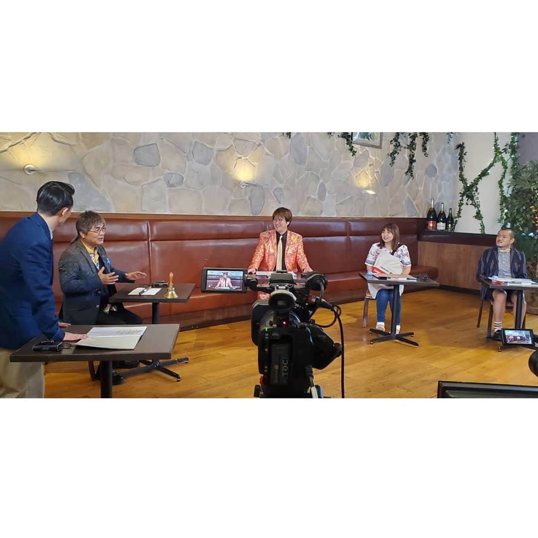 綾小路きみまろさんのインスタグラム写真 - (綾小路きみまろInstagram)「こんにちは。 綾小路きみまろです。  明日 8/31(月) よる9時～ #チャンネルNECO  第26回 #綾小路きみまろTV  #まろテレ 放送📺❇️です！  今回は、  ゲストに #純烈 リーダーの #酒井一圭 さん #カミナリ のお二人 #野呂佳代 さん にお越しいただき、 私、綾小路きみまろに関するクイズ😆 「綾小路きみまろクイズ」大会を開催します。  きみまろに一番詳しい方は…❔  ぜひぜひ、お楽しみに～！  #綾小路きみまろ」8月30日 15時53分 - ayanokojikimimaro_official