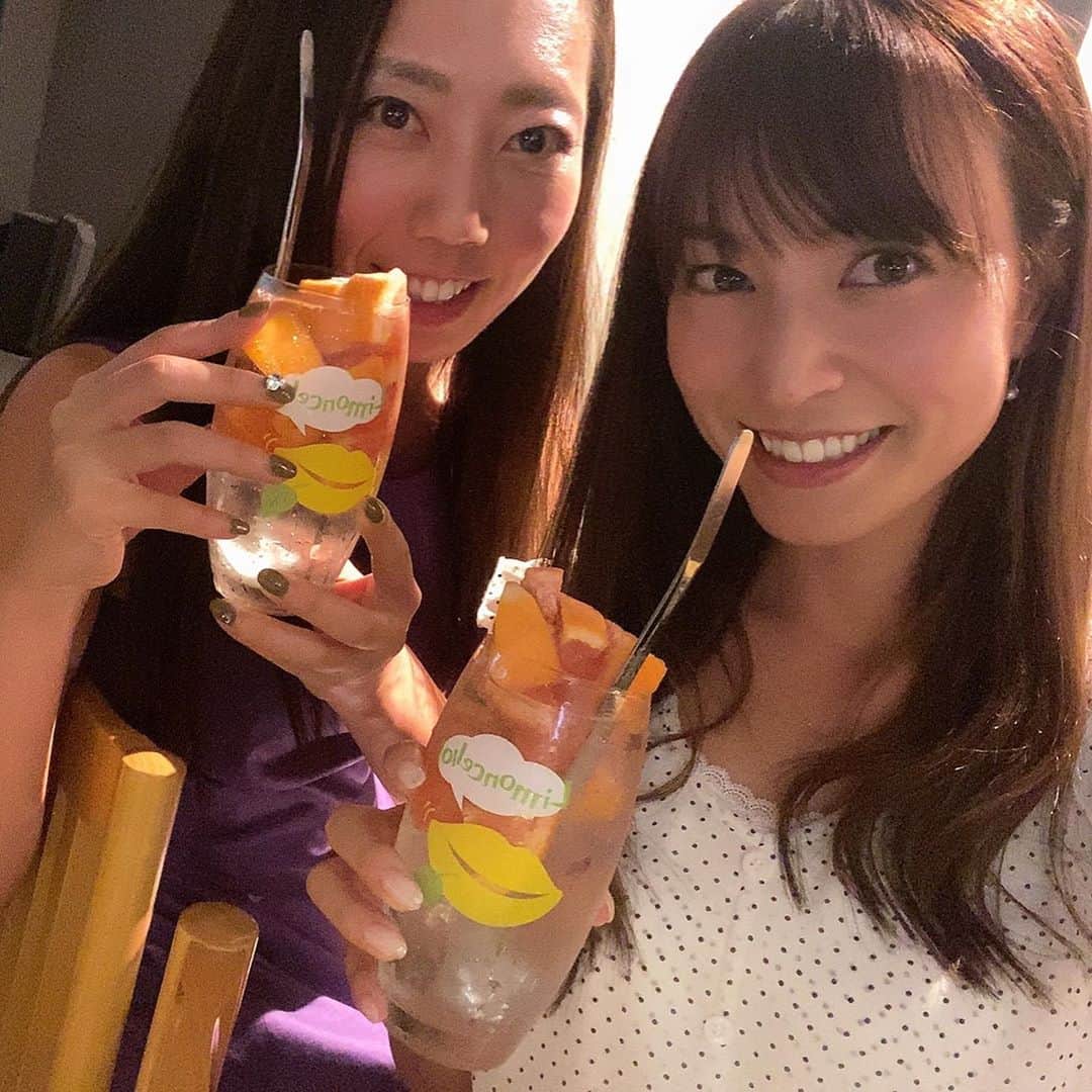 高沢奈苗さんのインスタグラム写真 - (高沢奈苗Instagram)「. 8月に渋谷に新しくできた @soumatou11 🐴❤️ . みんなで行ってきました💡 三茶のうまえびすで馬肉の美味しさを知り、走馬灯は系列店ということで、やはり安定の美味しさだった😍 . 店内も綺麗でコロナ対策もバッチリ！ . . わたしのおすすめは2枚目のトロタクです😋💛 . . . #走馬灯 #馬肉 #馬肉専門店 #ゴルフ仲間 #ヘルシー」8月30日 15時56分 - nanaetakasawa