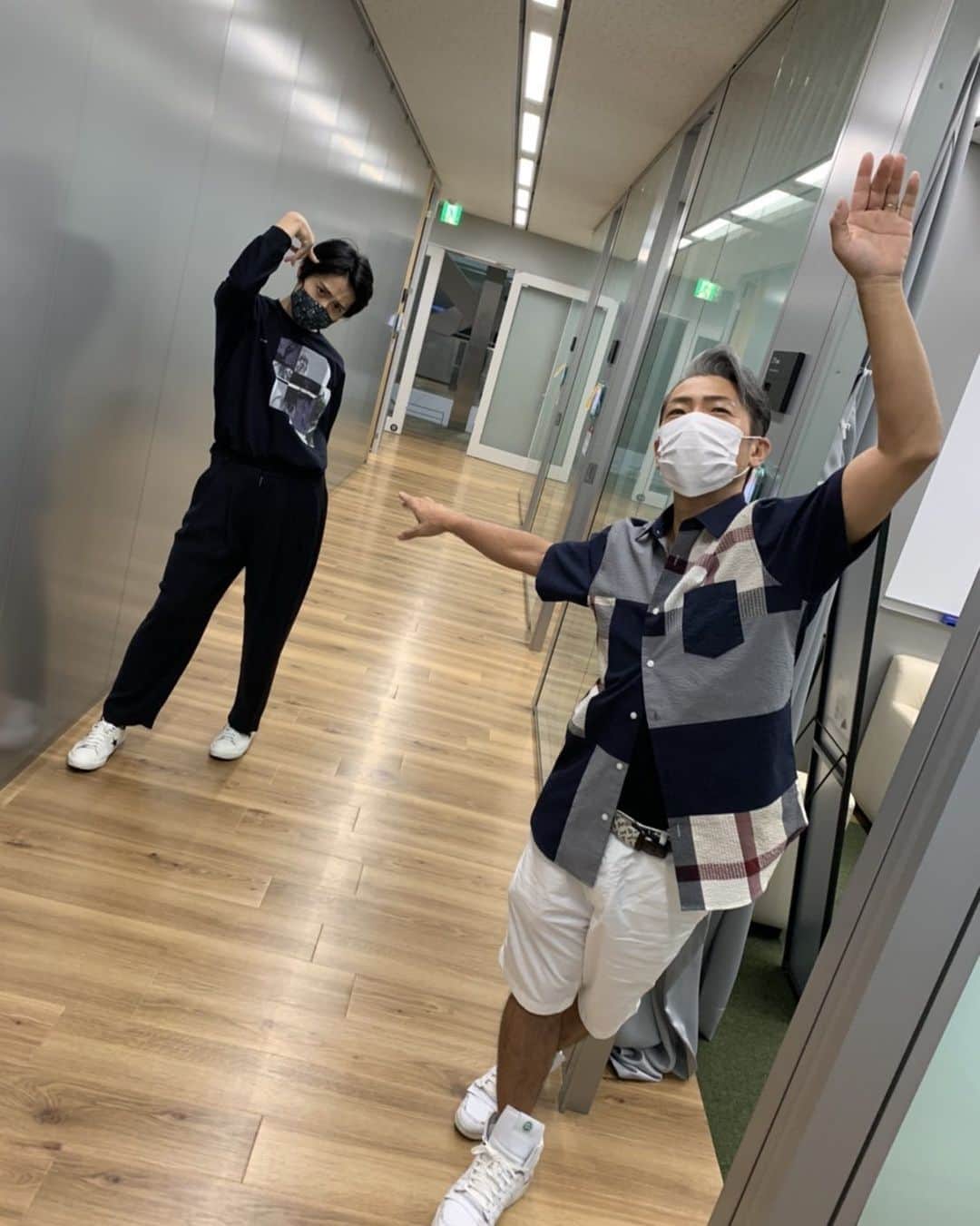 火口秀幸のインスタグラム：「遠めながら、 久々に逢えました  〜ナオティ〜ッ #レインボー　#池田直人 #吉本坂46 #RED #HideboH」