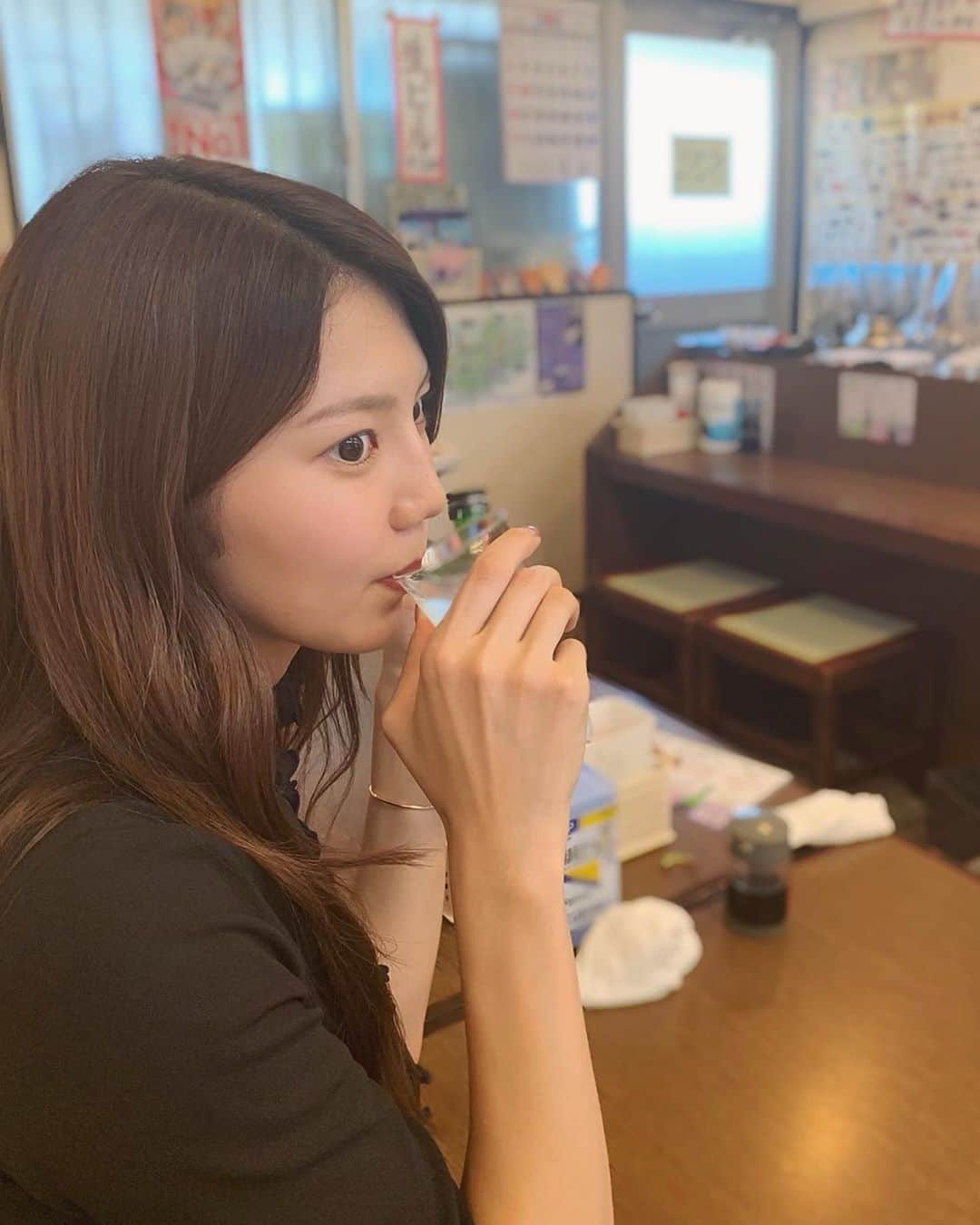 竹内佐織さんのインスタグラム写真 - (竹内佐織Instagram)「しゃわわせ(幸せ) 而今、半蔵、八兵衛、瀧自慢を、、、、やっぱり、るみ子かなぁ、、 おやすみなさい、、 . .  #日本酒#飲み比べ #日本酒女子 #而今#半蔵#八兵衛#瀧自慢#三重#被写体#韓国ファッション #photo#shooting#beautiful #missuniverse#missuniversejapan #follow #셀카#얼스타그램#좋아요#좋아요반사#소통#팔로우환영#오오티디#오늘의훈녀」8月30日 16時48分 - takeuchi_saori_official