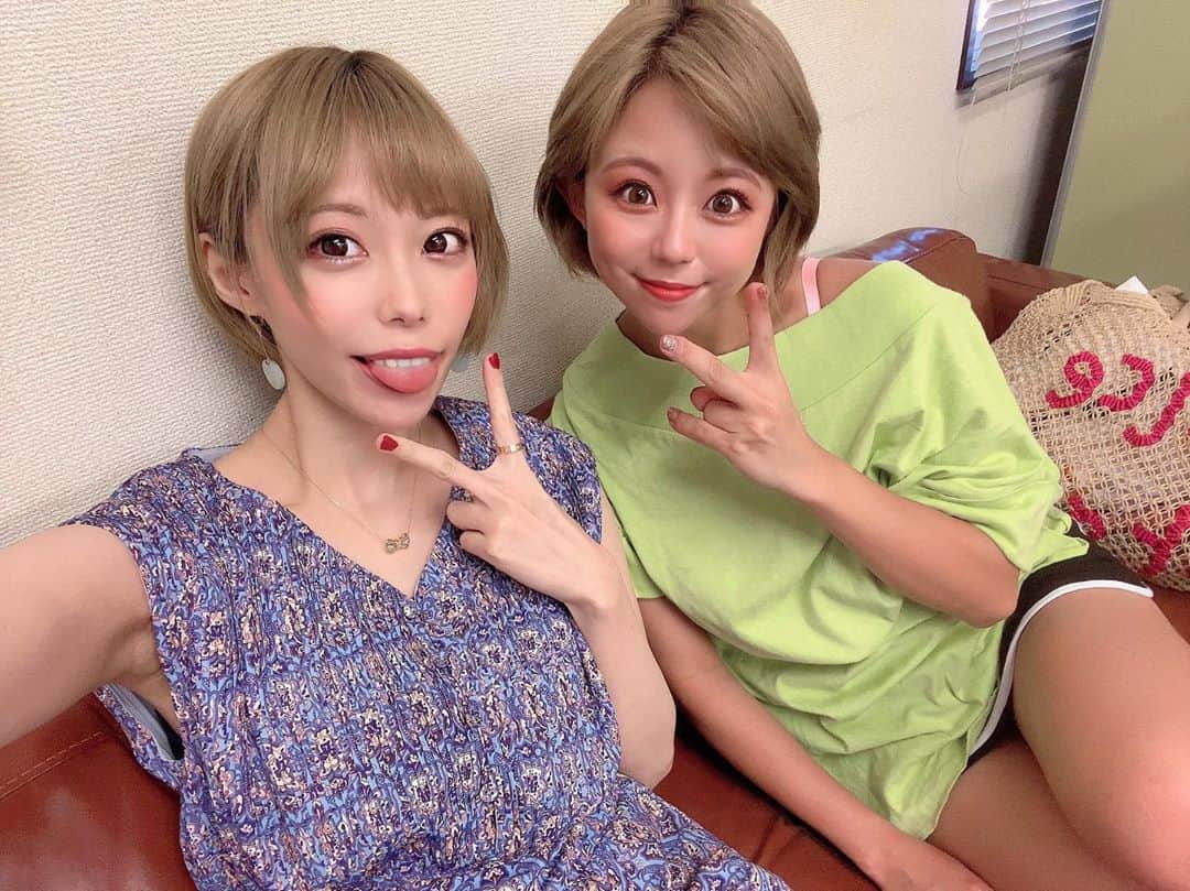 亜矢みつき（神谷充希）さんのインスタグラム写真 - (亜矢みつき（神谷充希）Instagram)「かわみっきー💗 オフ会の打ち合わせand作業デー🤩 来週が楽しみだねぇ✨ #川菜美鈴 #亜矢みつき #合同 #オフ会 #楽しみ」8月30日 17時02分 - ma.yamitsuki