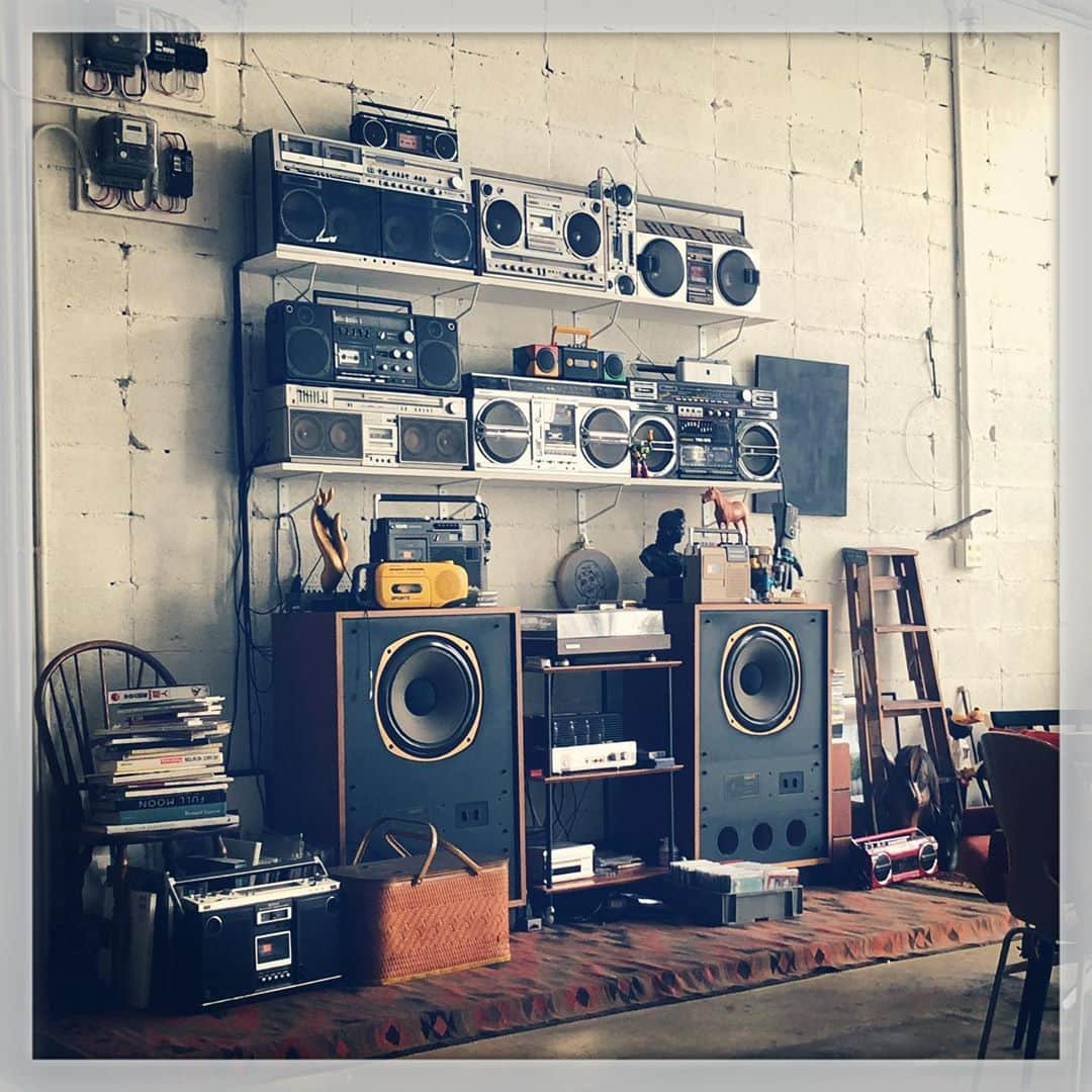 Akira Yamaguchiさんのインスタグラム写真 - (Akira YamaguchiInstagram)「1台増えました。  #tannoy #tannoyspeakers #タンノイ#boombox #ラジカセ　#yamaラジカセ」8月30日 17時08分 - pancho0002