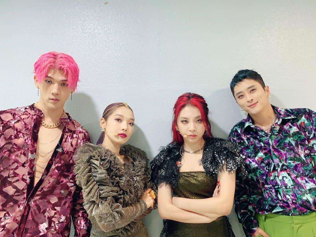 K.A.R.Dさんのインスタグラム写真 - (K.A.R.DInstagram)「[#KARD] 2020.08.30 SBS 인기가요 #GUNSHOT🔫  #BM #JSEPH #SOMIN #JIWOO #비엠 #제이셉 #전소민 #전지우 #SBS #인기가요」8月30日 17時24分 - official_kard