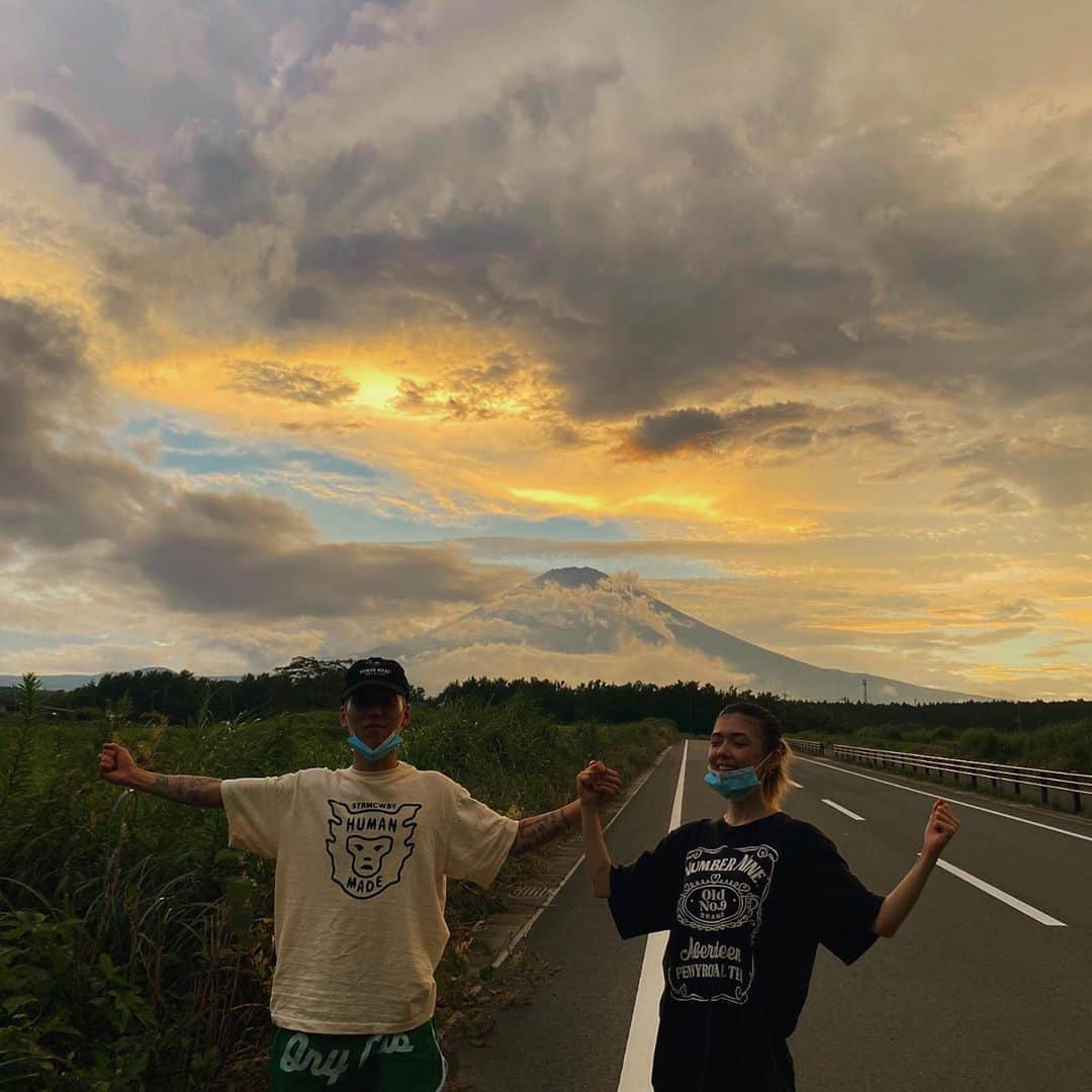 Niinaさんのインスタグラム写真 - (NiinaInstagram)「we love you🗻🙏✨」8月30日 17時26分 - niina__official