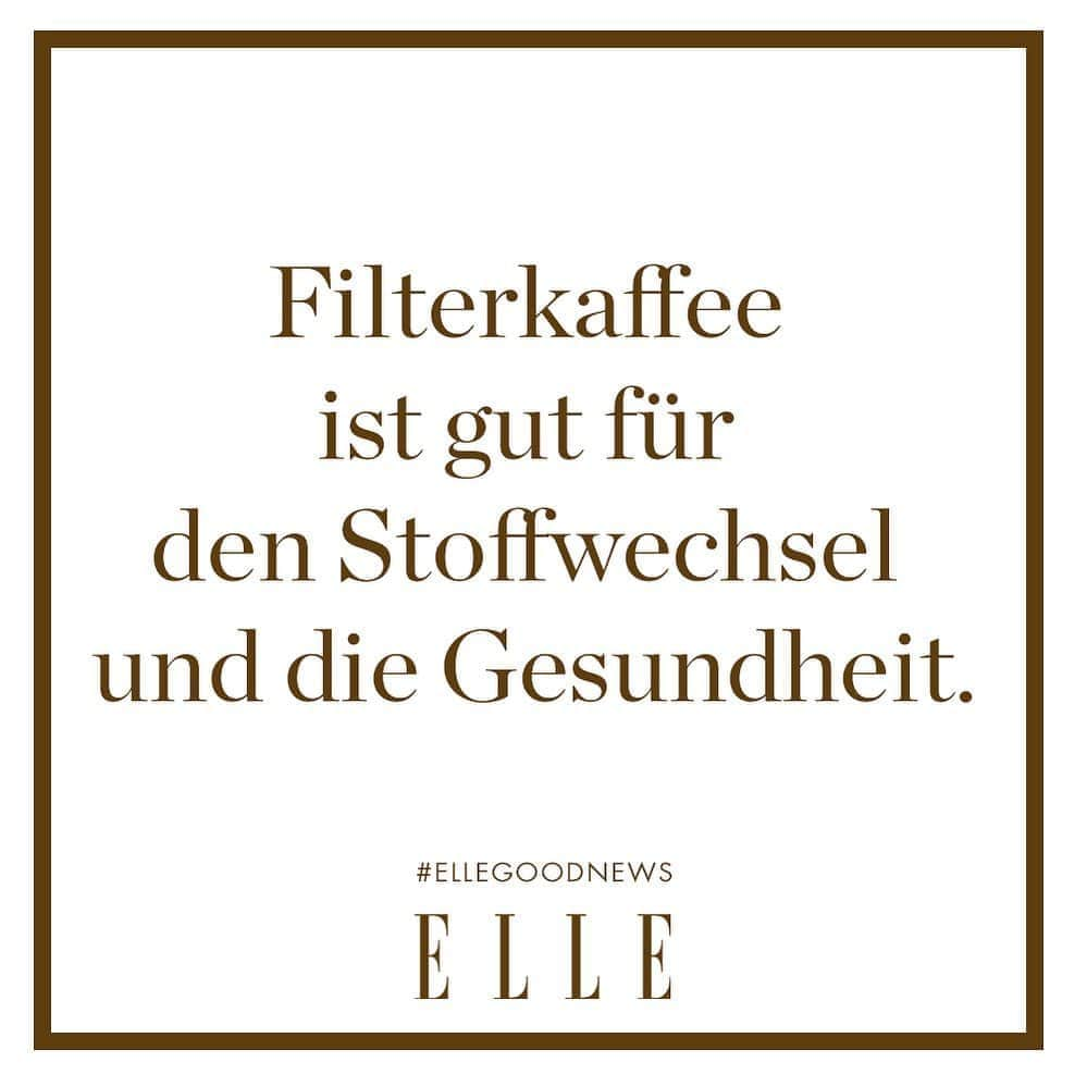 ELLE Germanyさんのインスタグラム写真 - (ELLE GermanyInstagram)「Die Diskussion läuft unerschöpflich: Ist Kaffee nun gesund für den Körper oder nicht? In einer aktuellen Studie der Universität von Singapur wurde jetzt herausgefunden, dass Filterkaffee durch enthaltene Antioxidantien entzündungshemmend wirkt, den Cholesterinspiegel senkt und sich positiv auf den Stoffwechsel auswirkt. Dafür solle man drei bis fünf Tassen täglich trinken. In diesem Sinne: Prost, Kaffee! ☕️ #ellegoodnews #kaffee #coffeelover #coffeetime」8月30日 17時32分 - ellegermany