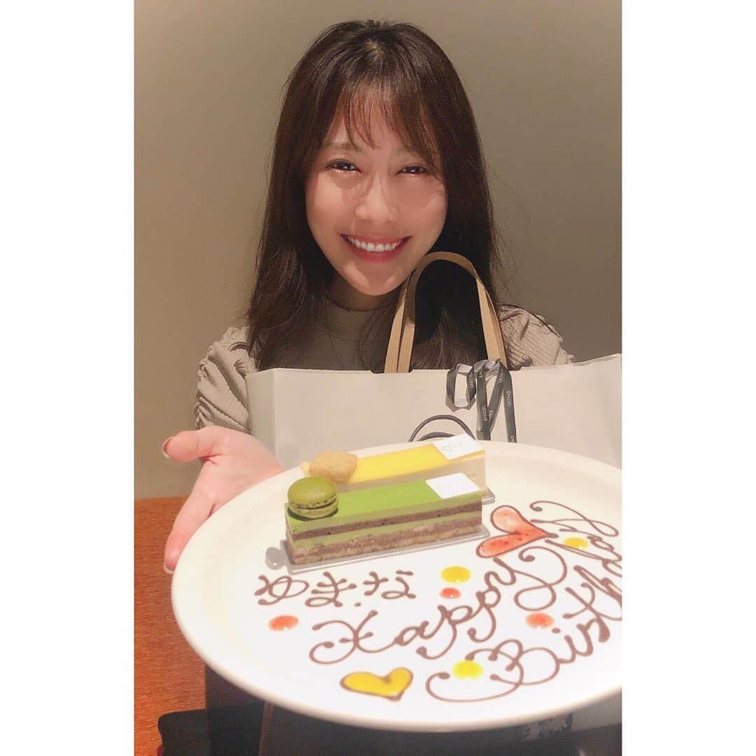 高木由麻奈さんのインスタグラム写真 - (高木由麻奈Instagram)「先日、りさちゃん( @risako_goto ) と﻿ お友達がお誕生日のお祝いをしてくださいました🥰🍰﻿ ﻿ 私のだいすきなチーズケーキを探し回ってくれたそうです🥺✨﻿ とーっても嬉しかったです♡﻿ ﻿ りさちゃんとの出会いは、10年程前で﻿ 一緒にいて居心地が良く、会うと笑顔になれて、﻿ パワーをくれます。 ﻿仲良くしてくれてありがとう😊❤︎ ﻿  ﻿今年も楽しく笑顔いっぱいの一年にしますっ♪﻿  8月生まれの皆さんも﻿ お誕生日おめでとうございます🎉🎂﻿  ※3密は避けます」8月30日 17時44分 - yumana.t