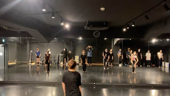 黒須洋壬のインスタグラム：「黒須洋嗣 JAZZ CLASS 8月限定 2020.Aug.30th @danceworks_jpn  @xross #不可幸力  #vaundy  #mask #dance  #jazzdance #tokyo #japan」