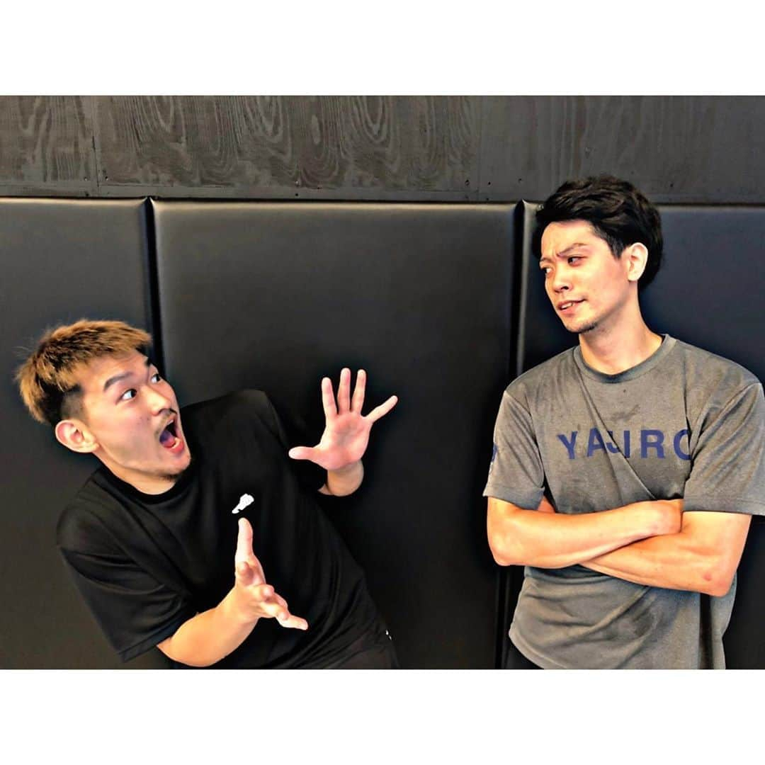 青木太一さんのインスタグラム写真 - (青木太一Instagram)「🏃‍♂️💨⭐️  #アオキックス #村上直 選手 #YouTube #コラボ」8月30日 17時52分 - aokicks_jp