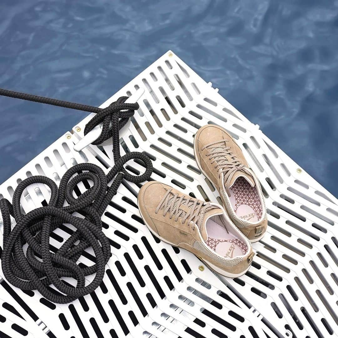 ダンスコのインスタグラム：「Must-have sneakers for summer adventures. Shop Paisley on our website now.」