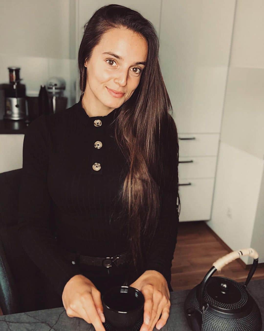 ポーリーヌ・シェーファーのインスタグラム：「Ich hoffe Ihr habt alle ein tolles Wochenende! 🥰  #relaxingsunday  Was steht nächste Woche bei euch an ? 👇🏼👇🏼👇🏼」