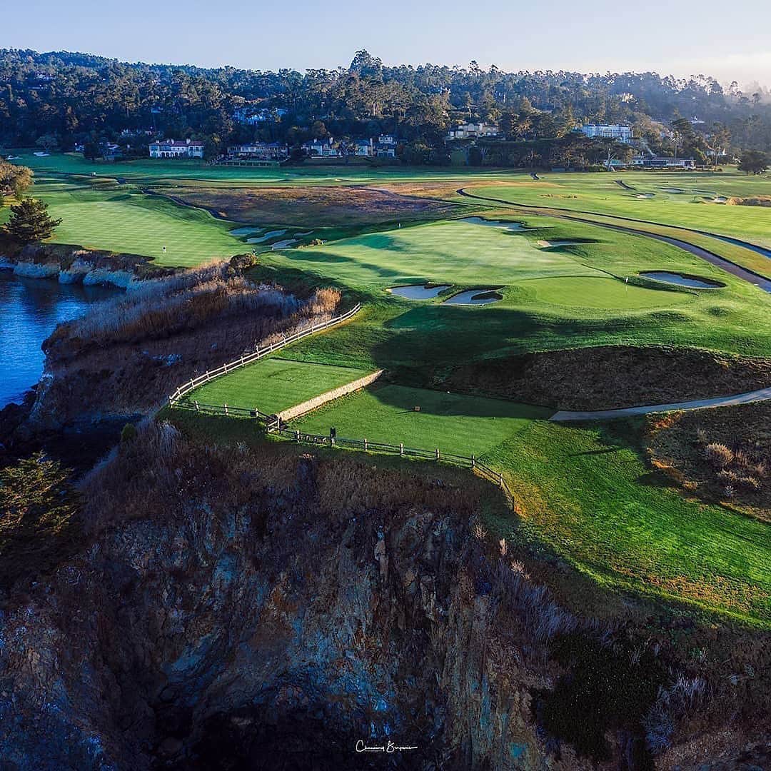 HYPEBEASTさんのインスタグラム写真 - (HYPEBEASTInstagram)「@hypegolf: A view of hole 6/7 at @pebblebeachresorts. What club would you chose for the 7th hole par 3? Photo: @channingbenjaminphotography」8月30日 19時12分 - hypebeast