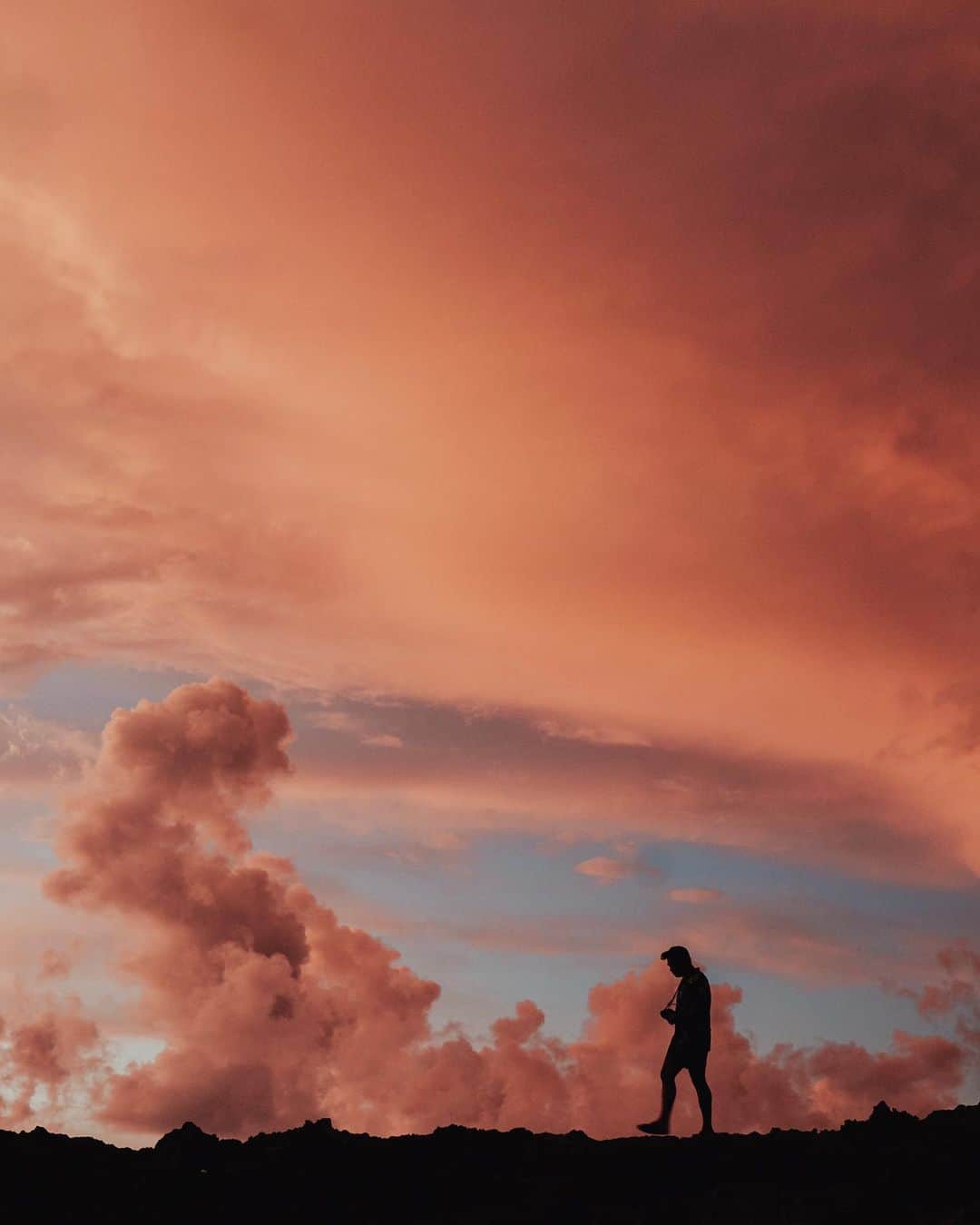 Putri Anindyaのインスタグラム：「The universe smiles upon you //  as someone who used to be in a constant state of traveling for the past 4 years, being at home for half year of 2020 totally made me think twice about my travels. I do love being a stranger in a distant place. Capturing things that I like. Hearing languages that I don’t understand. Witnessing the different arts and culture. Somehow, in the end I realized it was quite tiring.   Turns out i am longing for home, a place where I can lay low and have a rest while all this time I took it for granted and just see home as a “transit” place before going somewhere again. It will sound weird but i do miss traveling but i also feel thankful with this chance to be home, sane, have a big rest, with my cats <3」