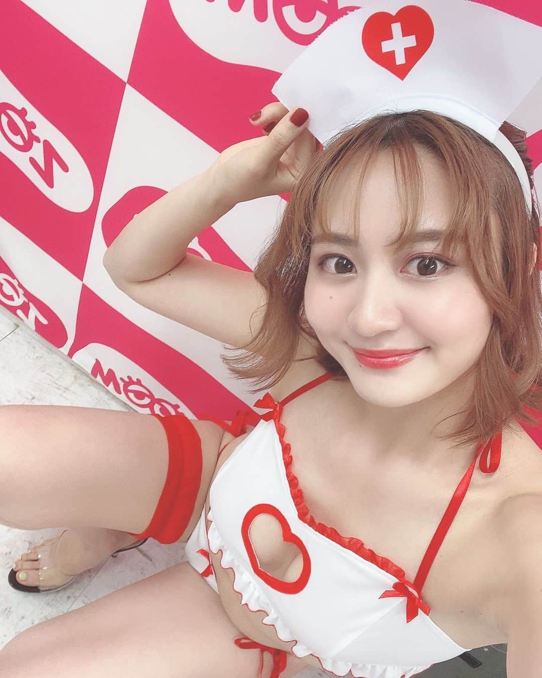 依東杏奈のインスタグラム：「ZOOM撮影会ありがとう！！❤ また9月の撮影会もよろしくねん🎵✨」