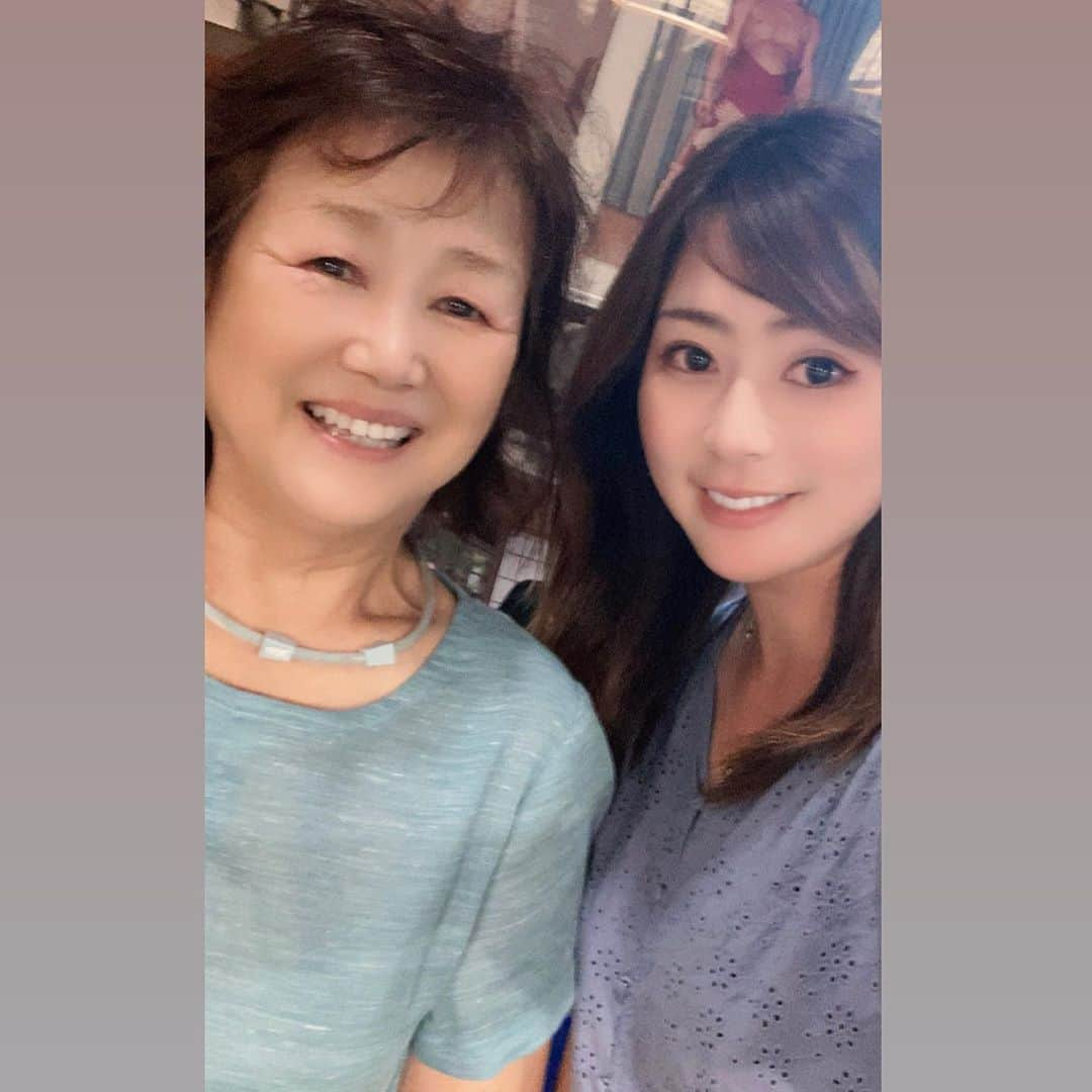 青木茉里奈さんのインスタグラム写真 - (青木茉里奈Instagram)「大好きな女将さんと🧡 長野県佐久市にある、相撲料理・ちゃんこ鍋 大鷲✨ 軽井沢から下道で35分くらいです✨ ちゃんこ鍋以外のお料理もメニュー豊富で、何を頼んでも絶品です🧡 家族で小さい頃から行っているお店で、親方と女将さんが本当に優しくて温かくて、誰もがお家に帰って来たと思えるお店です＾＾ 喫煙所にも私いるので、是非逢いに来て下さいw お取り寄せもやっているので、ご家庭でも是非🍴✨ ・ ・ ・ #golf #長野県 #佐久市 #相撲料理 #ちゃんこ鍋 #大鷲 #🍲 #✨」8月30日 19時48分 - marinaaoki28