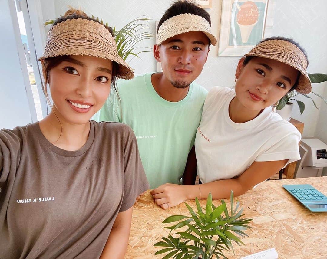 森山菜々のインスタグラム：「.﻿ 8月さいごの週末も、やりきったぞ〜🔥﻿ 紫外線気にする女子チームはサンバイザースタイル👱🏽‍♀️👱🏽‍♀☀️🧺﻿ (左から なな子 かず子 さき子 笑)﻿ ﻿ 9月もみんなで毎日楽しんでお店を盛り上げていこ〜う✊🏽🤙🏽💪🏽﻿ ﻿ #LAULEASHRIMP﻿ #ラウレアシュリンプ」