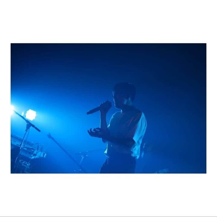 森崎ウィンのインスタグラム：「昨日は僕 #MORISAKIWIN の FIRST OneMan Show #paradetothewonderland  見てくれて、ありがとうございました。 どうだった〜?? Thank you for watching my Live stream show yesterday. How did you like it?? あ…本当楽しかった。すぐ、またやりたい。」