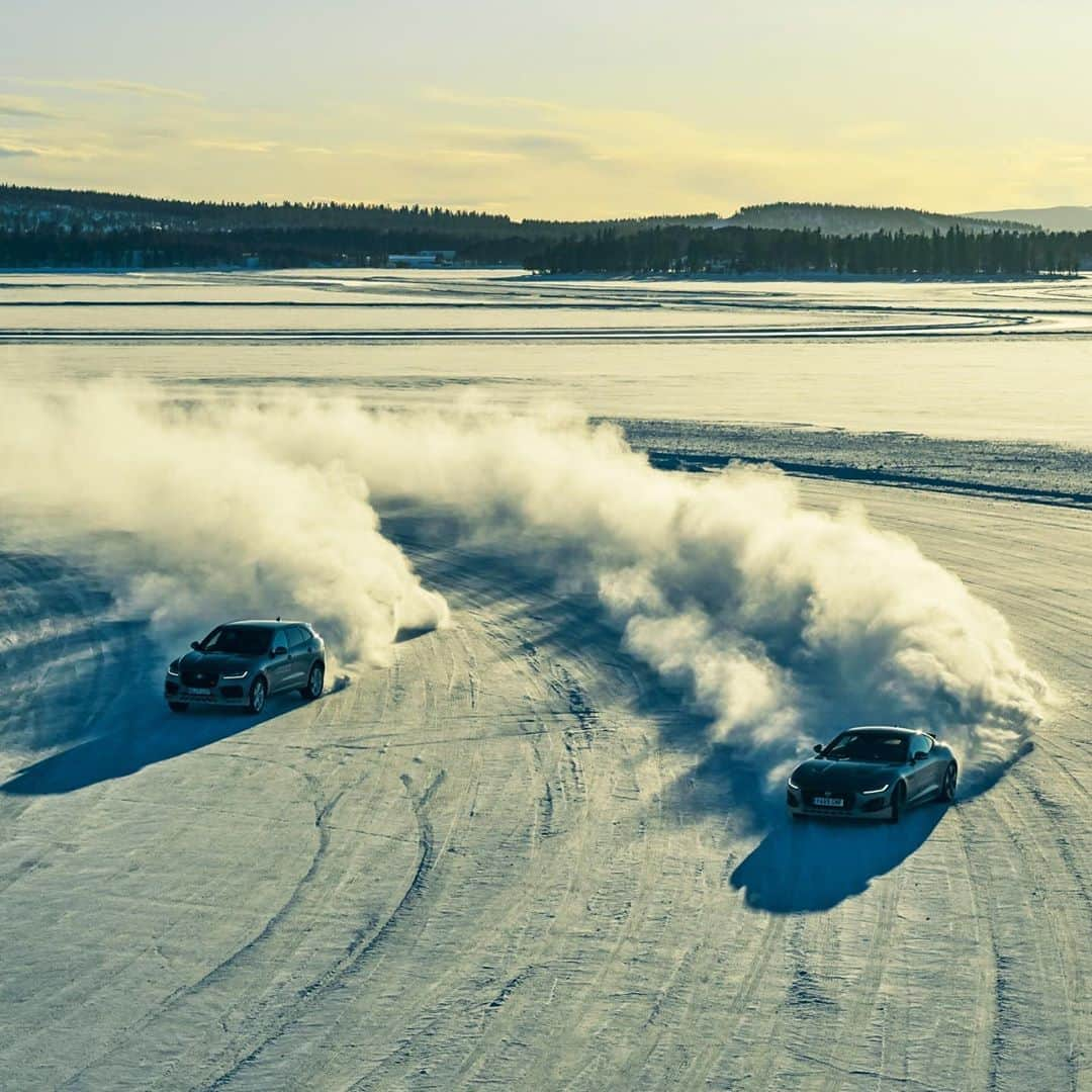 Jaguarさんのインスタグラム写真 - (JaguarInstagram)「At the #JaguarExperience #IceAcademy, we celebrate wide open spaces and ensure social distancing is practised at all times.   Click the link in our bio for early access, and travel when you're ready.   #Jaguar #FTYPE #FPACE #AWD #CarsofInstagram #Snow #Drifting #IceAcademy #Adventure #AdventureTravel #Travel」8月30日 20時13分 - jaguar