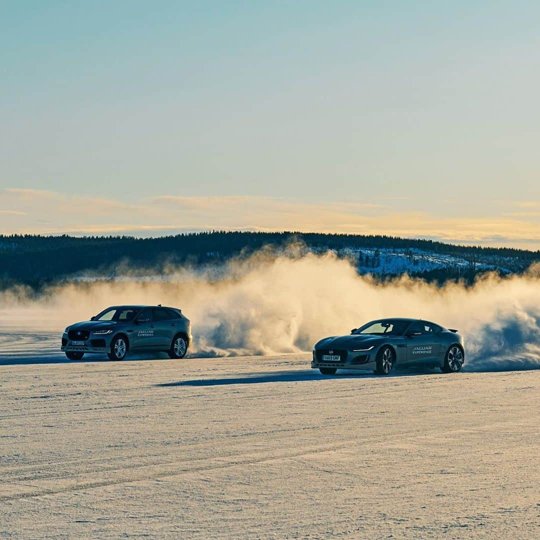 Jaguarさんのインスタグラム写真 - (JaguarInstagram)「At the #JaguarExperience #IceAcademy, we celebrate wide open spaces and ensure social distancing is practised at all times.   Click the link in our bio for early access, and travel when you're ready.   #Jaguar #FTYPE #FPACE #AWD #CarsofInstagram #Snow #Drifting #IceAcademy #Adventure #AdventureTravel #Travel」8月30日 20時13分 - jaguar