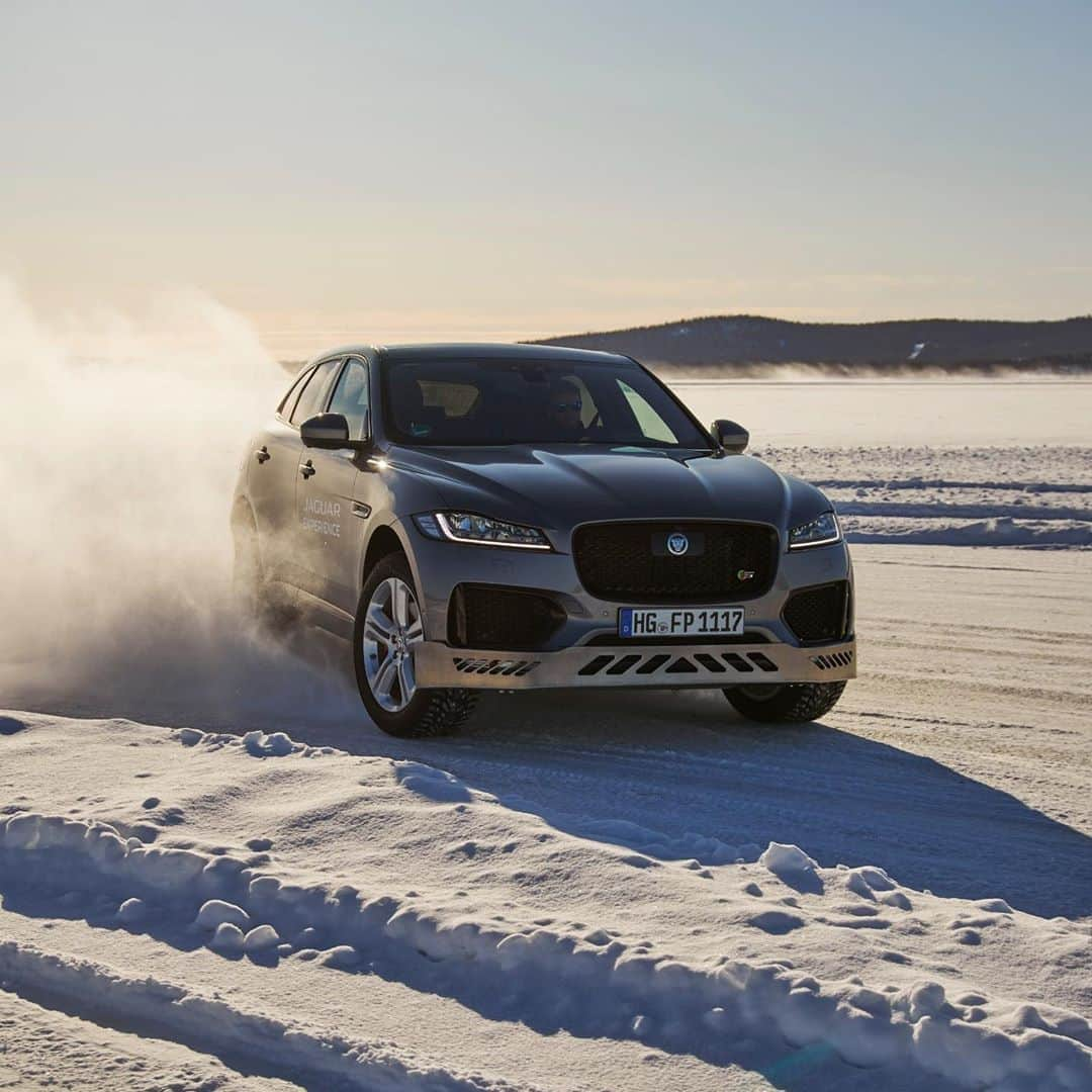 Jaguarさんのインスタグラム写真 - (JaguarInstagram)「At the #JaguarExperience #IceAcademy, we celebrate wide open spaces and ensure social distancing is practised at all times.   Click the link in our bio for early access, and travel when you're ready.   #Jaguar #FTYPE #FPACE #AWD #CarsofInstagram #Snow #Drifting #IceAcademy #Adventure #AdventureTravel #Travel」8月30日 20時13分 - jaguar