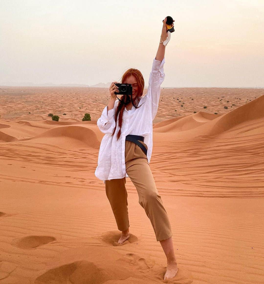 デイジー・クレメンタイン・スミスのインスタグラム：「Hello here are some photos of me in the desert at sunrise. Happy Sunday. God loves us」