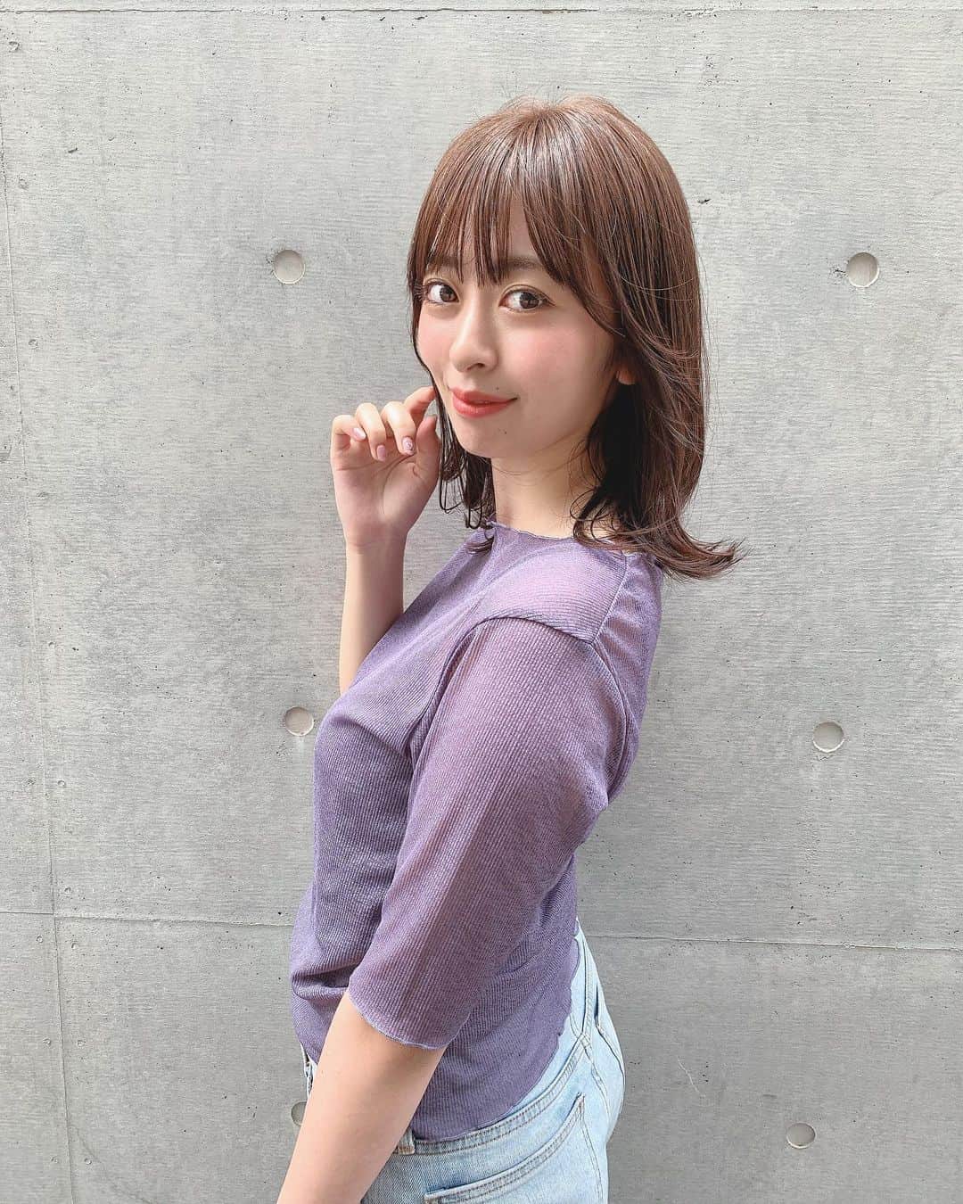 兼田日向子のインスタグラム：「🌿 夜は少し涼しくて 鈴虫の声が聞こえてくる☺️  わたしは夏は大好きだけど 暑いのが苦手なので 最近はちょっと楽になってきました〜！！  食欲の秋が… 楽しみですね🍇🍊🌰🌝🍄🍎 #サロンモデル#サロモ#撮影#ミディアム#外ハネミディアム#秋感じますね」