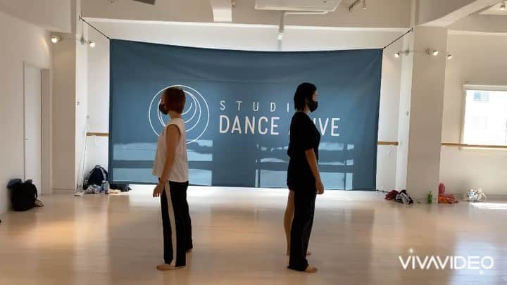 貴千碧のインスタグラム：「あー幸せでした😭🙏✨✨ 本日STUDIO DANCE ALIVEさんにて風馬翔ちゃんとのコラボワークショップ✨無事に終えました😍❤️ 午前中からのスタートでしたが、遠方、他府県からもお越し頂いて心から感謝の気持ちでいっぱいです‼️✨✨ ご参加下さいました皆様、本当にありがとうございました☺️‼️❤️ そして、このように素晴らしい機会を与えて下さいましたKAORIさん❤️そして今回もめちゃめちゃお世話になったかける❤️ 本当にありがとうございました✨✨🙏  . . . #山盛りの愛を込めて #最高#あー楽しかった　😭❤️✨ #終わってしまった　😱 #ダンス魂#躍動　🐉✨✨ 少し早送りの動画をお届け🖥 #夏の思い出」