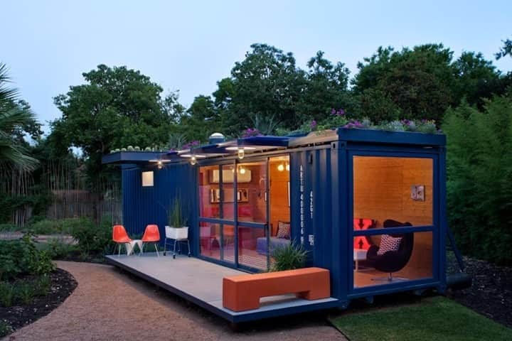 HGTVさんのインスタグラム写真 - (HGTVInstagram)「Don't let limited outdoor space keep you from having the deck of your dreams. 😍 Even the smallest city space or compact backyard can play host to a well-planned deck—like this container guest house in San Antonio. 👏 These small deck ideas prove that bigger is not always better, and you can see 26 terrific tiny decks at the link in our profile. 🔝⁠ ⁠ #decks #landscaping #outdoordesign #tinyhouses #design」8月30日 21時01分 - hgtv