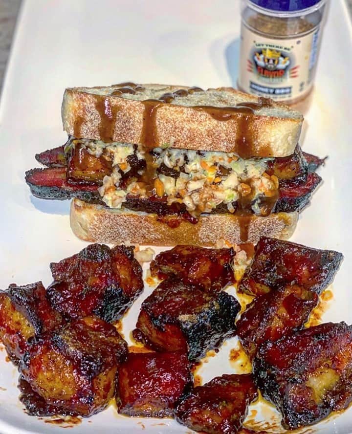 Flavorgod Seasoningsさんのインスタグラム写真 - (Flavorgod SeasoningsInstagram)「Brisket Burnt Ends & Slaw Sandwich on Homemade Bread by customer @downeasttraeger using our Honey BBQ Seasoning!⁠ -⁠ Add delicious flavors to your meals!⬇️⁠ Click link in the bio -> @flavorgod  www.flavorgod.com⁠ -⁠ "this was heaven on earth🤤 seasoned w/ @flavorgod honey bbq for that extra 🔥 and of course sticky sweet @stubbsbbqsauce"⁠ -⁠ Flavor God Seasonings are:⁠ 💥ZERO CALORIES PER SERVING⁠ 🔥0 SUGAR PER SERVING ⁠ 💥GLUTEN FREE⁠ 🔥KETO FRIENDLY⁠ 💥PALEO FRIENDLY⁠ -⁠ #food #foodie #flavorgod #seasonings #glutenfree #mealprep #seasonings #breakfast #lunch #dinner #yummy #delicious #foodporn」8月30日 21時01分 - flavorgod