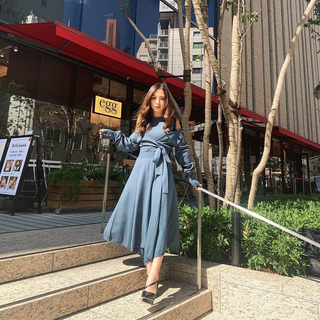 のインスタグラム：「. このワンピ着たら 可愛すぎて即買い🥺💓 . おチビでも綺麗に着れて 体型カバーも出来るから 優秀優秀✨ . #lip_official #lipservice #fashion #code #lip_misaki #リップサービス」