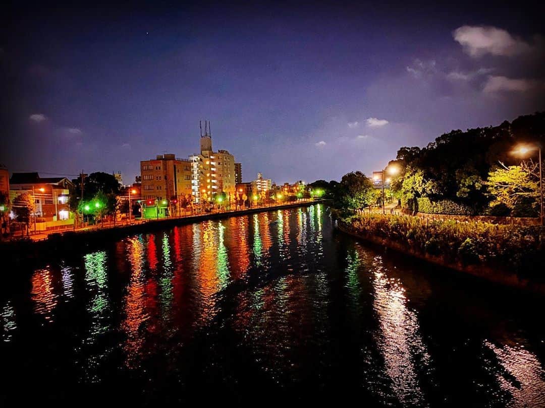 のインスタグラム：「夜のランニング🌙 . 心を整える時間になっています。 . 明日からもがんばりましょう。 . . #メーテレ  #アップ #BomberE #上坂嵩」