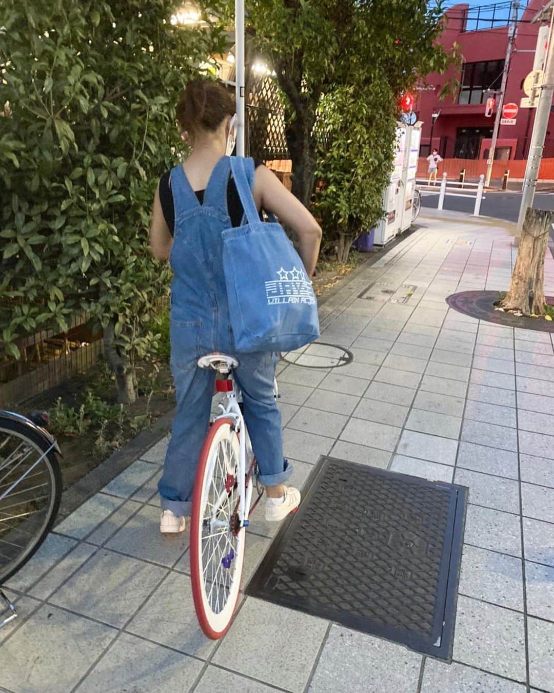 範田紗々さんのインスタグラム写真 - (範田紗々Instagram)「自転車で生活用品を買いに〜！」8月31日 7時16分 - handa_sasa