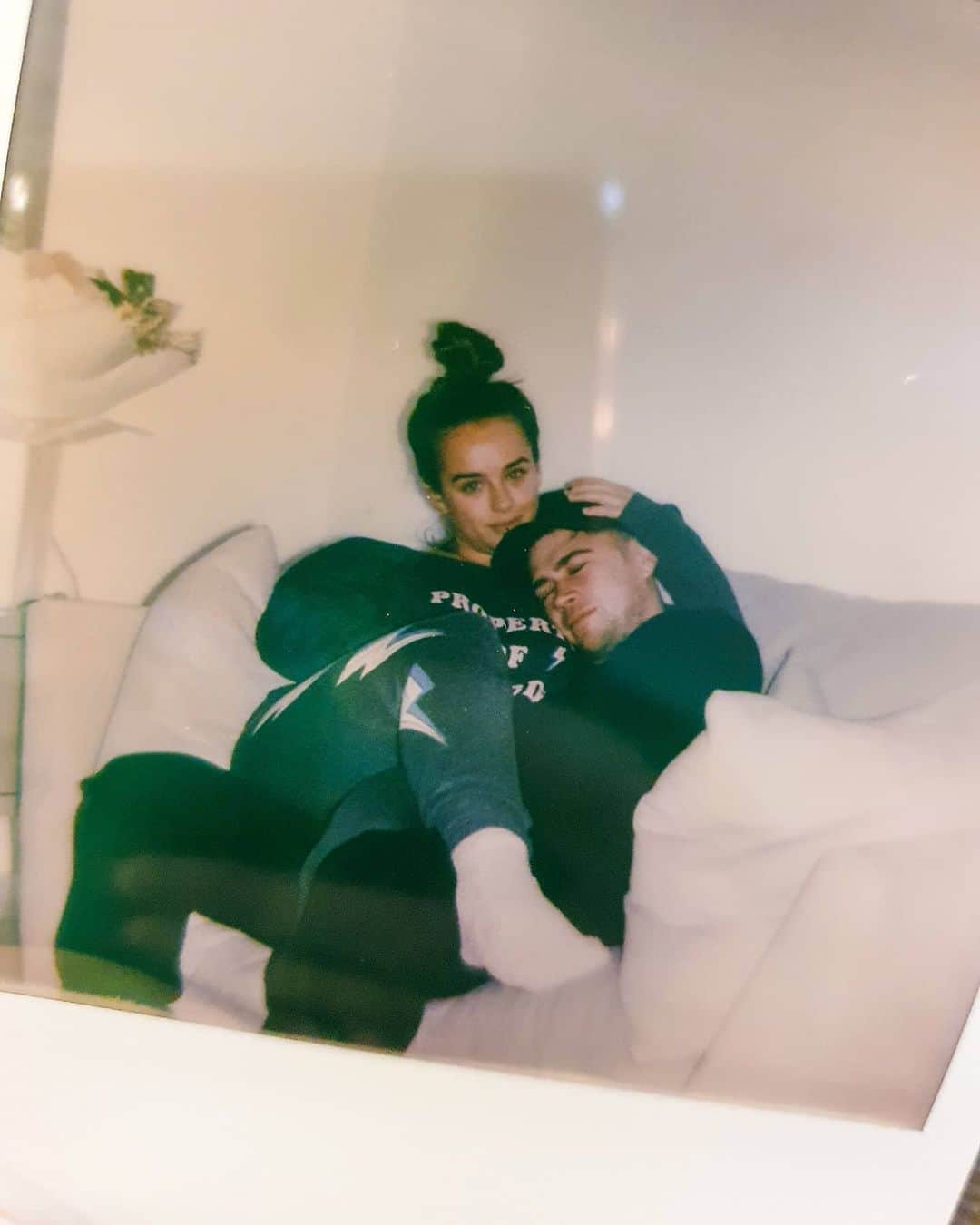 ジョージア・メイ・フットのインスタグラム：「Always and Forever @krisevansmusic 💜」