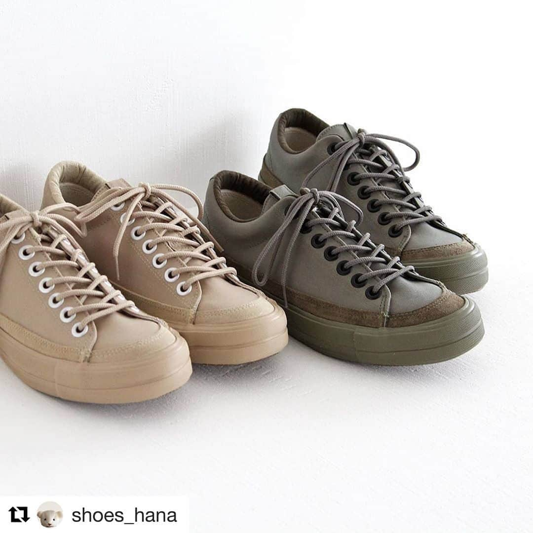 アールエフダブリューさんのインスタグラム写真 - (アールエフダブリューInstagram)「#Repost @shoes_hana with @get_repost ・・・ * RFW(アールエフダブリュー)を代表するモデルの一つであるBAGEL(ベーグル)の2020年秋冬ニューモデル、BAGEL-LO GABAが入荷しました。  少し落ち着いた色味のコットギャバジンとスエードレザーのコンビ仕様で、これからの季節にぴったりですね😊  RFW #ローカットスニーカー  BAGEL-LO GABA color：beige、khaki ¥14,000＋tax (メンズとレディースがございます)  一般的にローカットスニーカーは6アイレットのものが多いのですが、BAGEL-LOは7アイレット。 ホールド感がとても良いです。 シュータン、トップラインにはクッションを封入。 インソールには低反発インソールを使用しています。  履き心地快適なスニーカーです！  * * * ▷商品詳細は写真内のタグをタップしていただくとご覧いただけます。  プロフィール画面の「ショップ」ボタンからも商品詳細ページがご覧いただけます。➡@shoes_hana  商品やサイズ感について等々、ご不明な点はお気軽にお問い合わせくださいね。 お問い合わせはこちらから↓ mail : info@shoes-hana.com tel : 086-222-0636 インスタのDMからでもOKです。  取り扱いブランド #chausser #dansko #fsny #karhu  #maccheronian #mukava #palanco #plusbychausser #reproductionoffound #rfw #spacecraft #springcourt #travelshoesbychausser #bonnemaison  and more…   #shoesgalleryhana #シューズギャラリーハナ #靴屋 #シューズセレクトショップ #表町商店街 #靴 #shoes #革靴 #革靴女子 #革靴男子 #アールエフダブリュー #ローテクスニーカー #スニーカー」8月31日 7時40分 - rfwtokyo