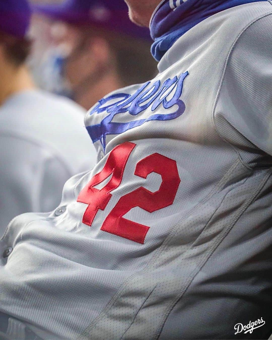 Los Angeles Dodgersさんのインスタグラム写真 - (Los Angeles DodgersInstagram)「42. ⁣ ⁣ Take a look at some of our favorite photos from this weekend honoring Jackie Robinson. #Jackie42」8月31日 7時40分 - dodgers