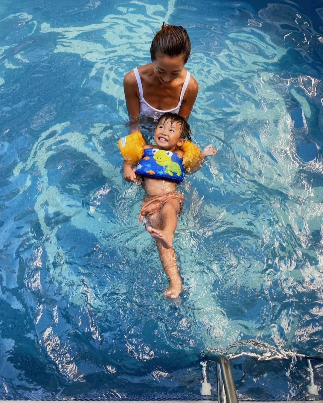 中川珠里さんのインスタグラム写真 - (中川珠里Instagram)「.﻿ 今年は泳ぎもだいぶ上達したね👦🏻﻿ ﻿ 夏が終わったら﻿ スイミング復活予定でっす🐳🐳﻿ ﻿ #8hotelchigasaki」8月31日 7時43分 - juri1104
