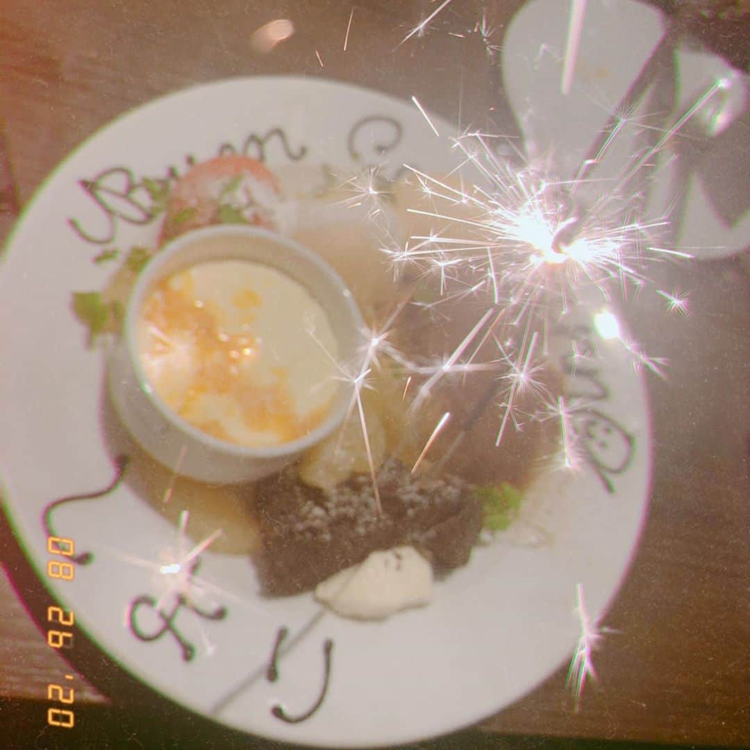 しよりさんのインスタグラム写真 - (しよりInstagram)「ありがとう🥺❤️  #誕生日サプライズ  #誕生日　#cakestagram #birthday #birthdaycake #instagood #followｍe #japanesegirl」8月30日 22時54分 - shiyooori