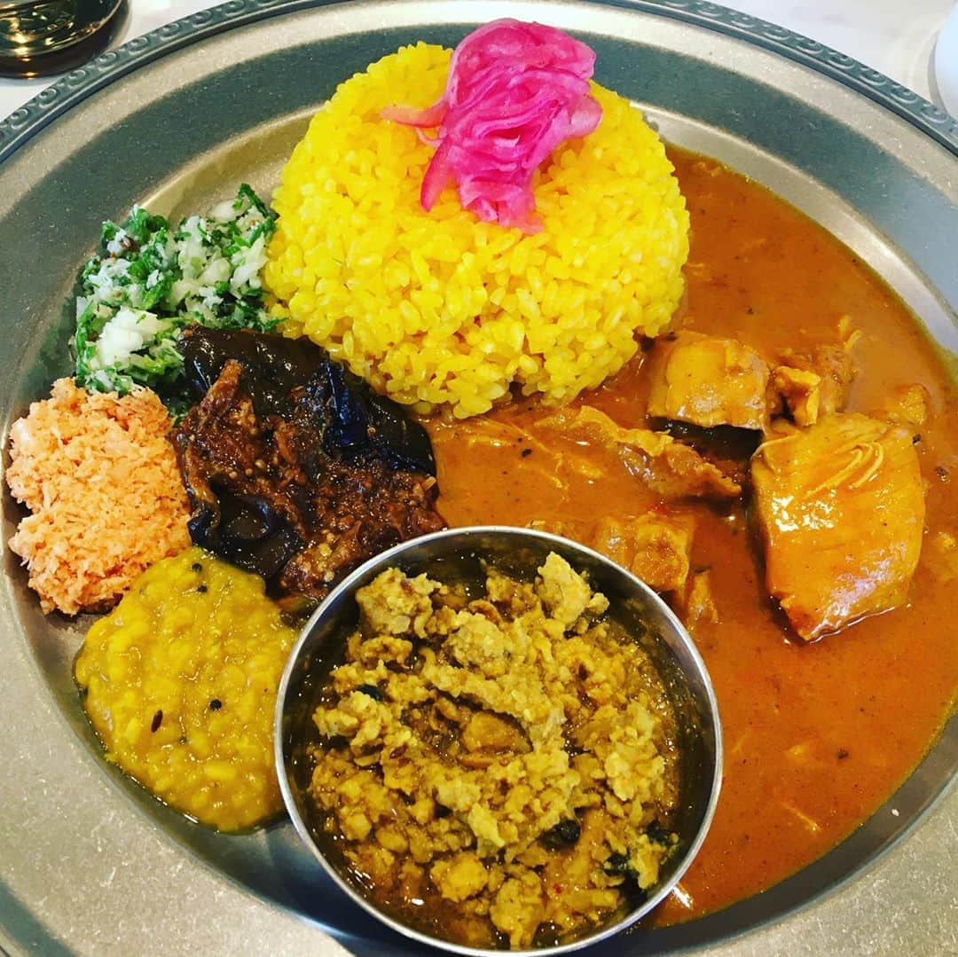 のインスタグラム：「addaのカレーで、スタミナ補給の日🍛 #最後は混ぜます #スリランカ流」
